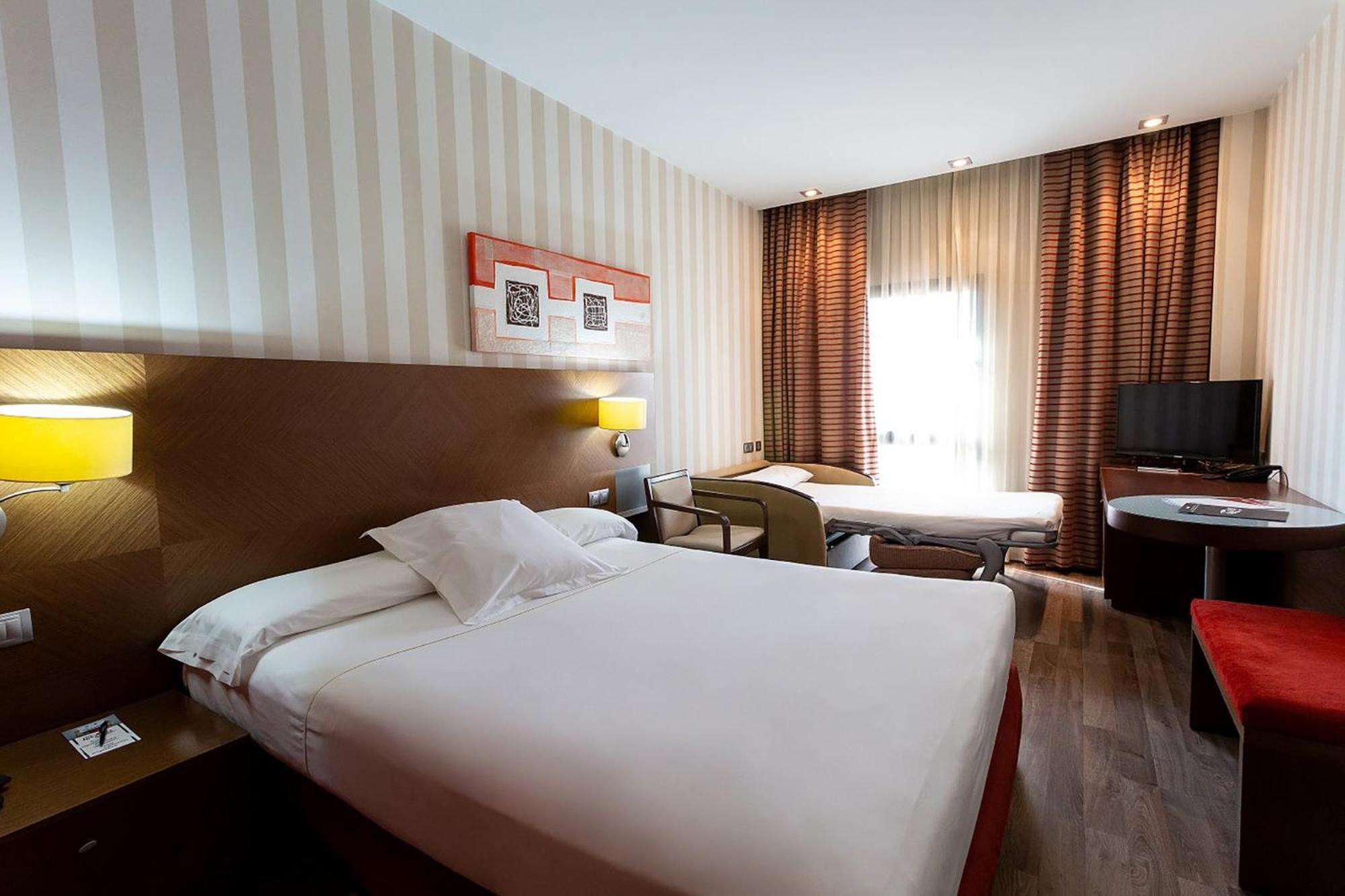 Triple Room,1729989776:JPEG