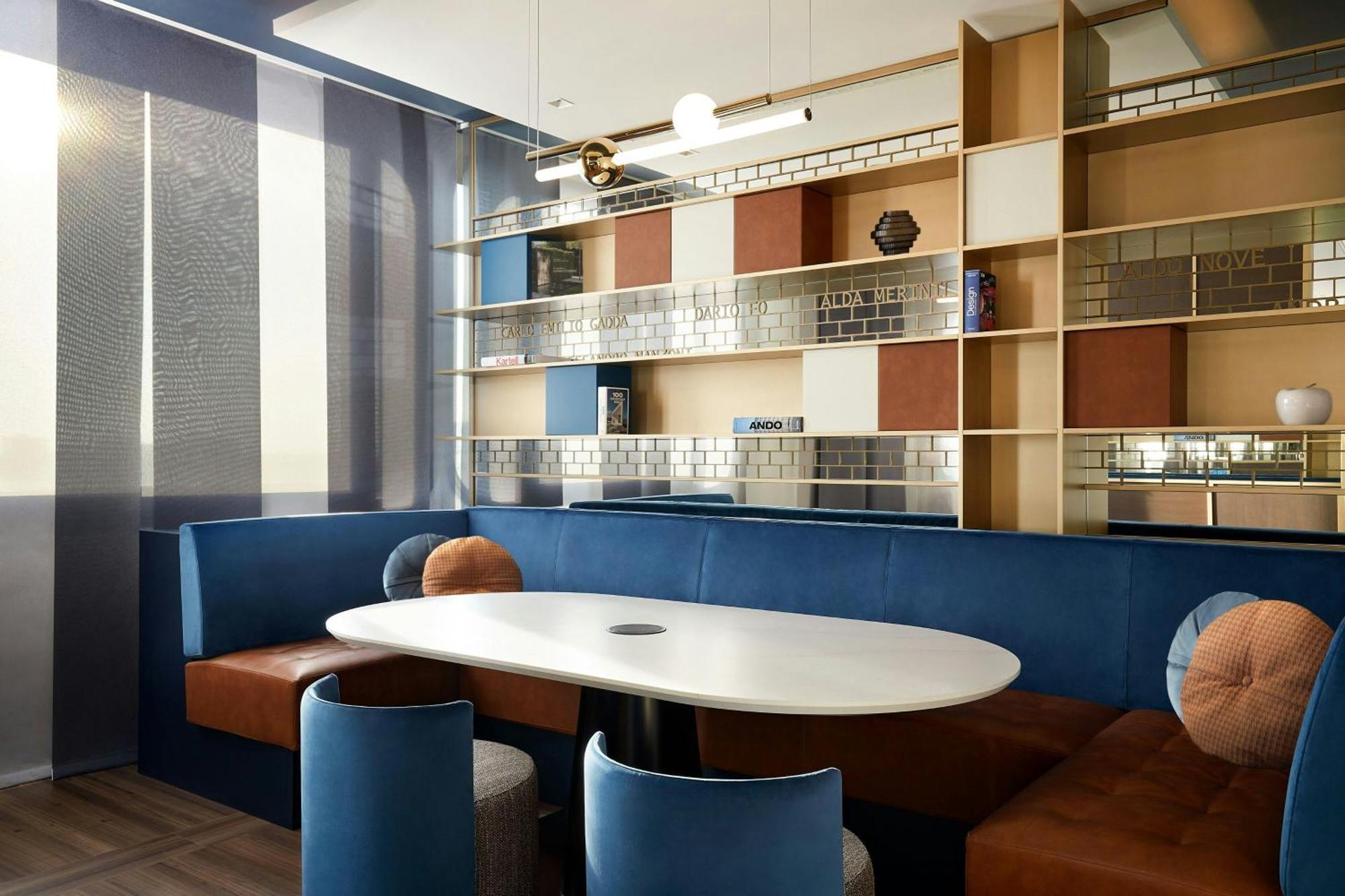 King Room Club Lounge Access