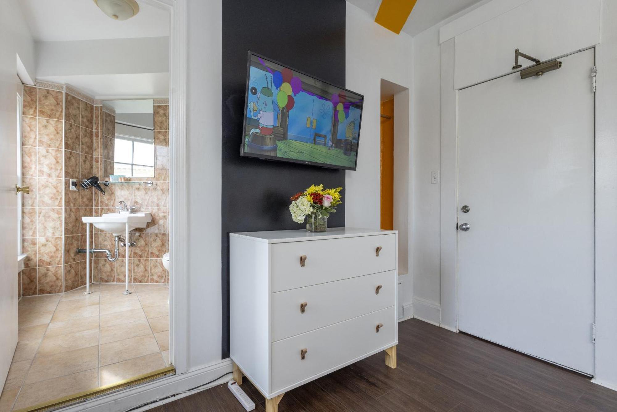 Deluxe Queen Room