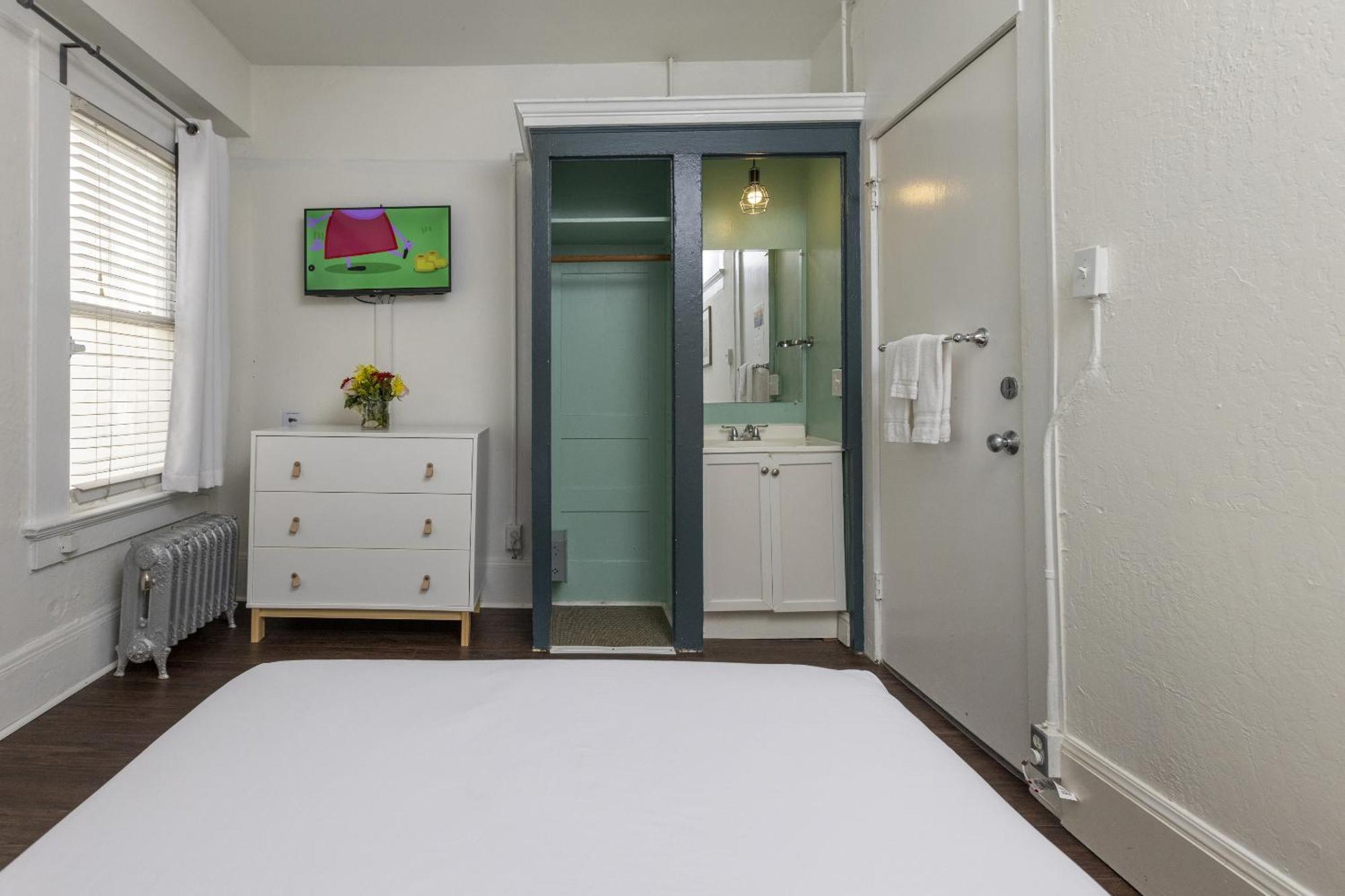 Economy Double Room