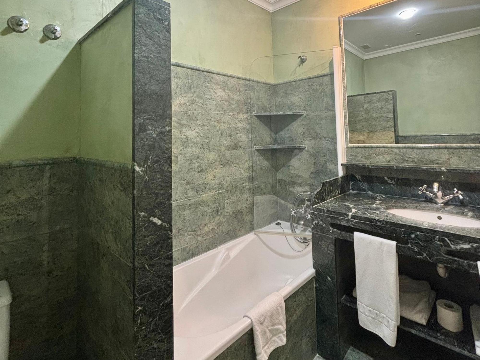 Standard Room,1729996430:JPEG