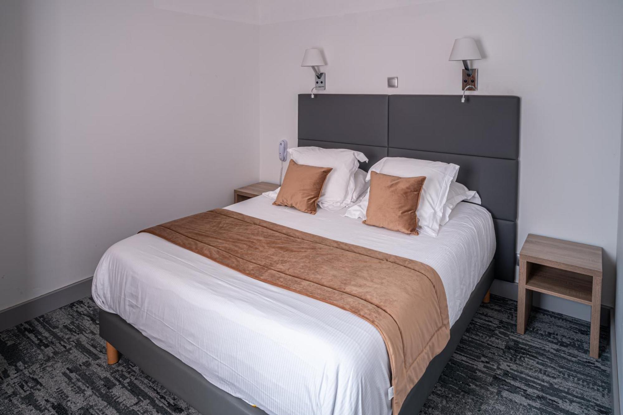 Standard Double Suite,1765167382:JPEG