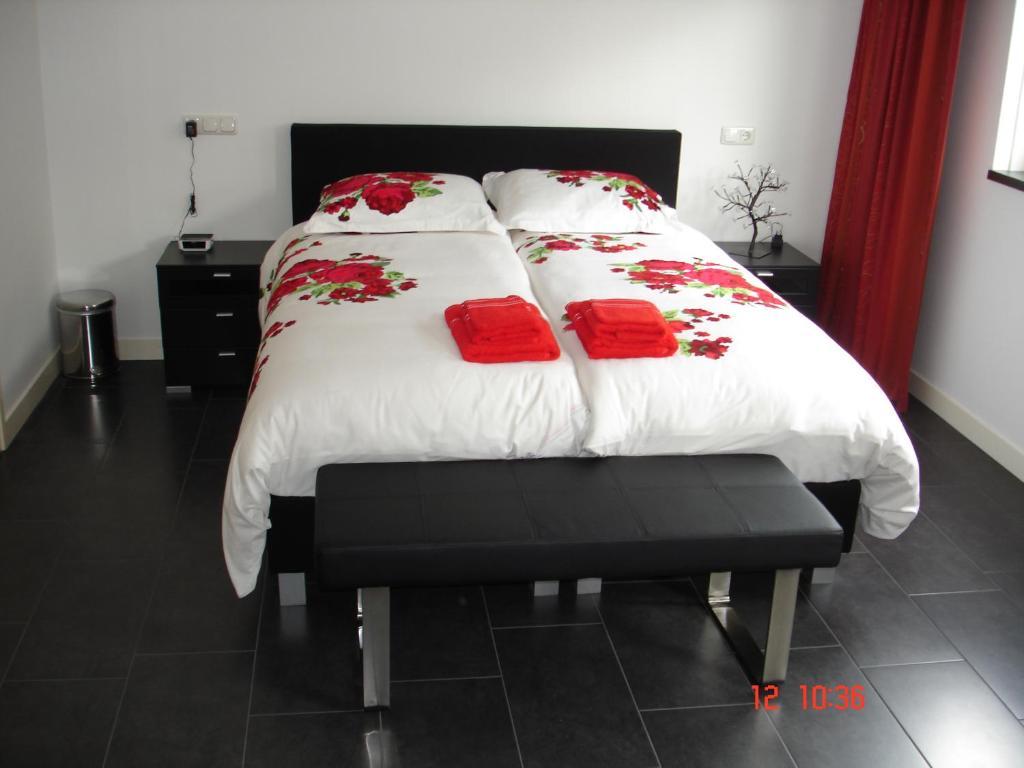 Double Room,1580776789:JPEG