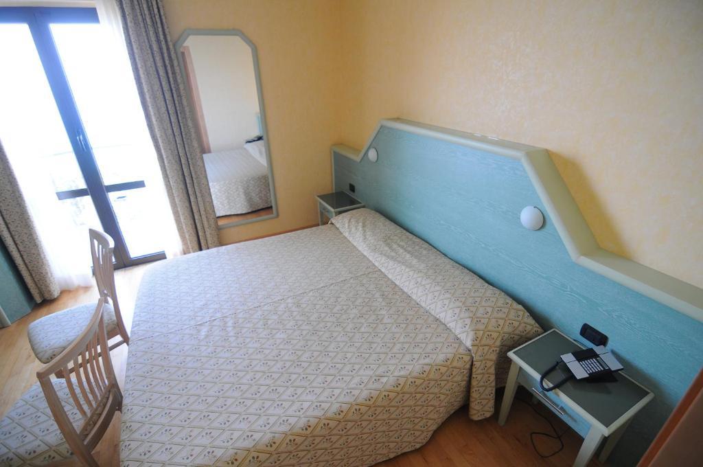 Basic Triple Room,830792546:JPEG