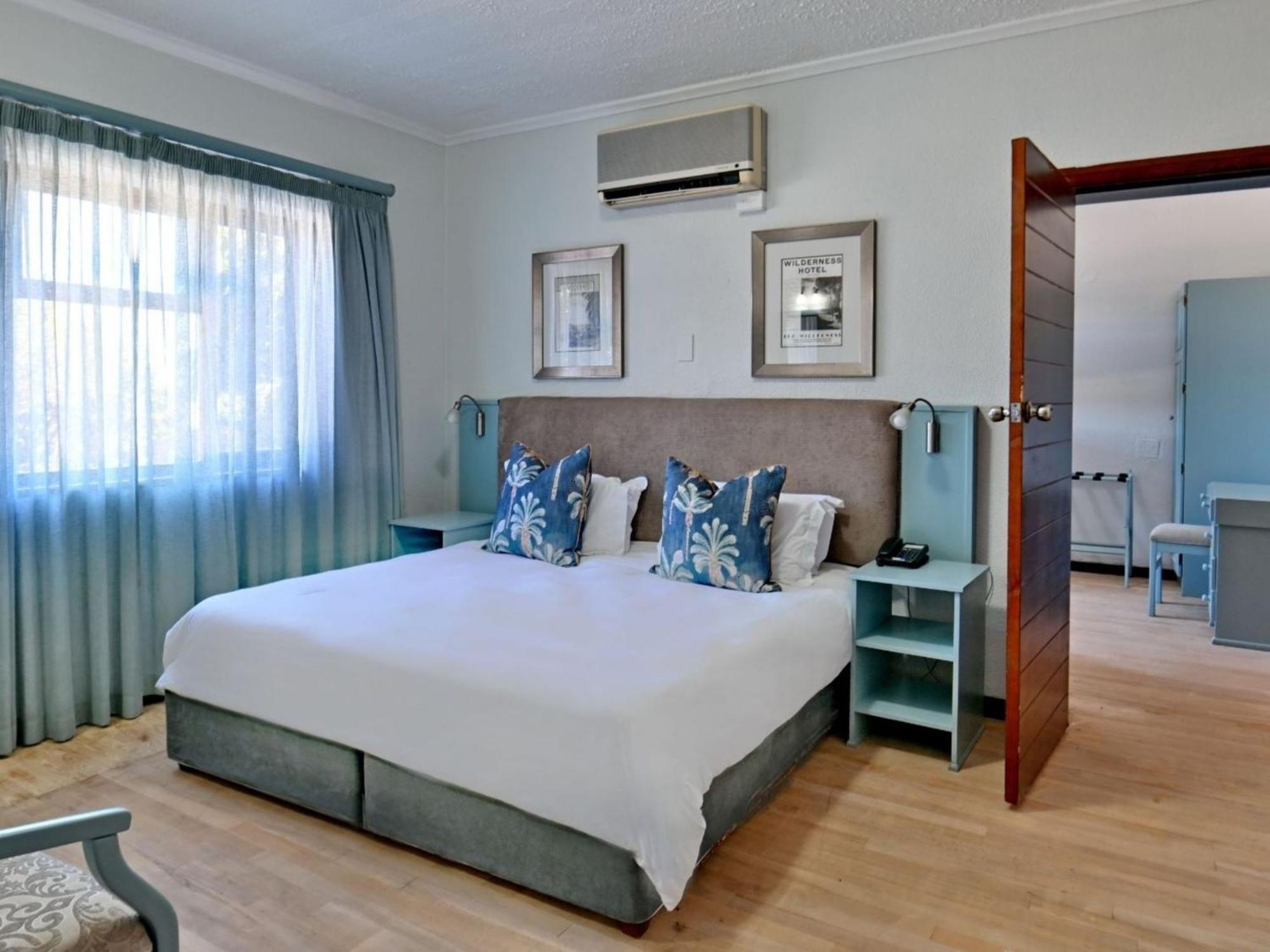 Standard Interleading Family Room