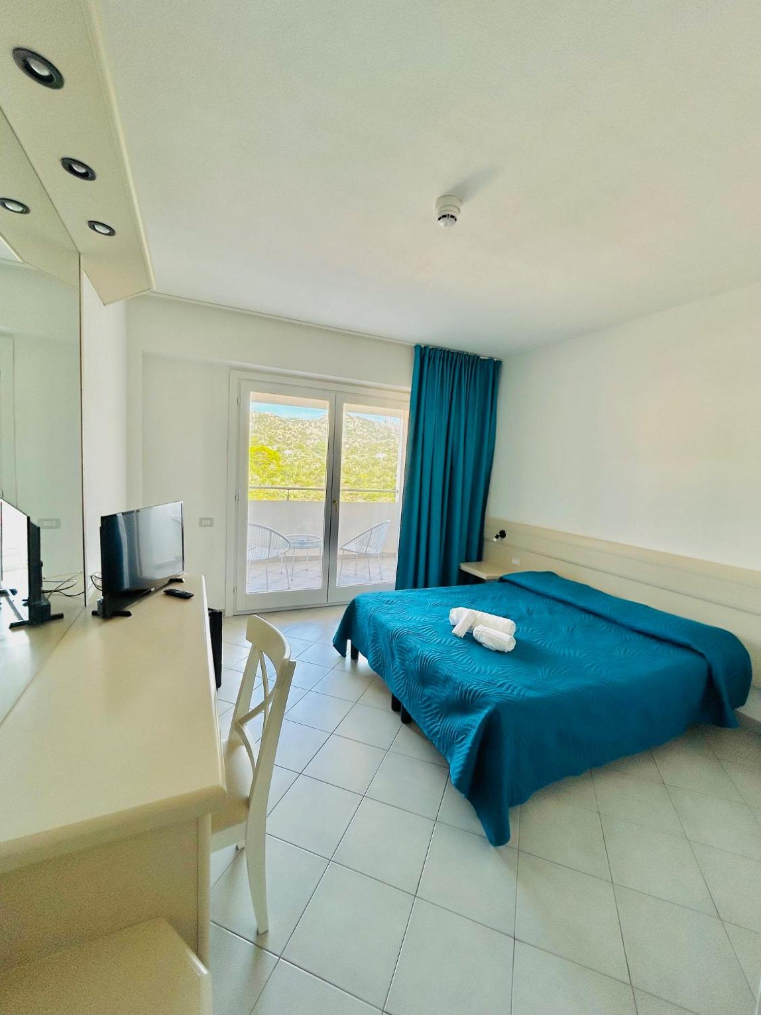 Double or Twin Room,1769505035:JPEG
