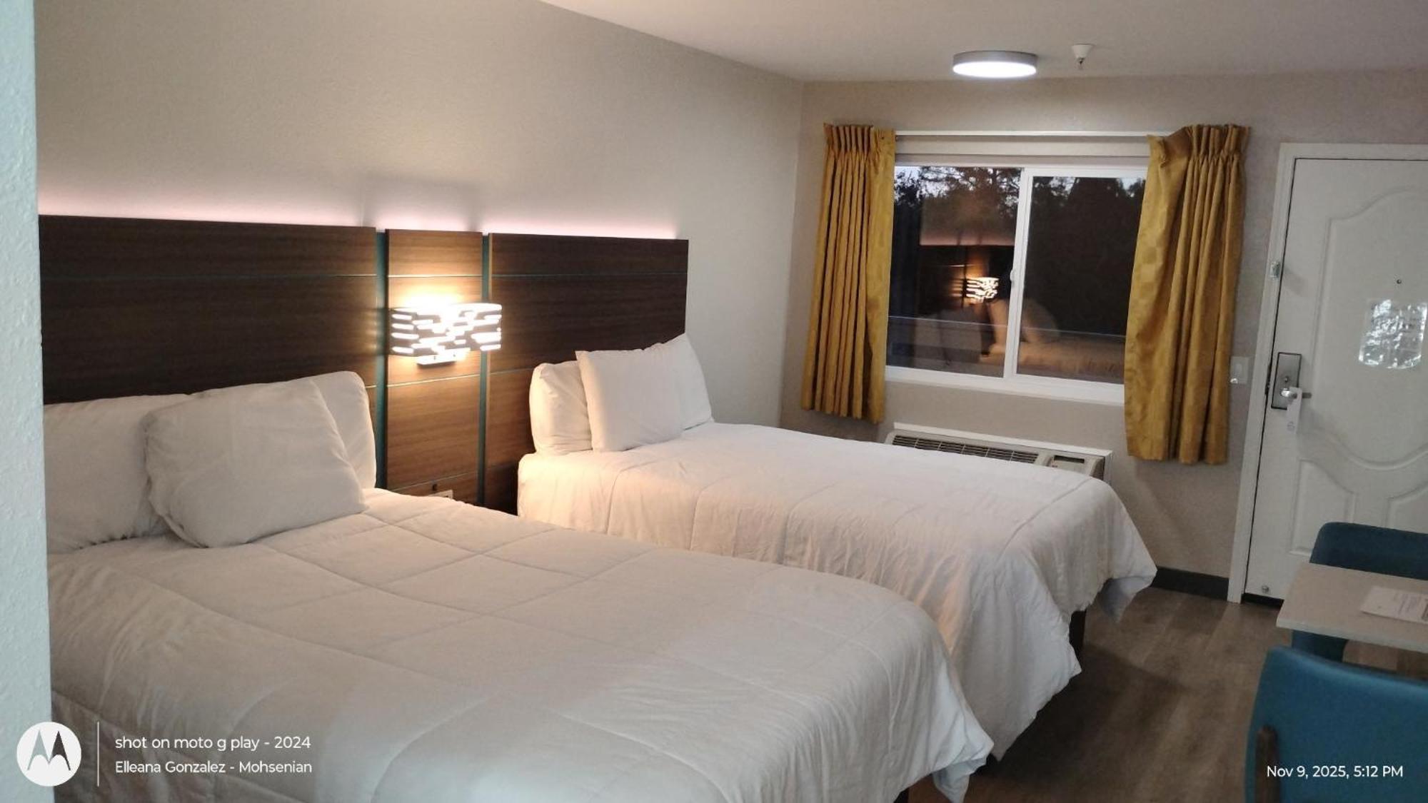 Double Room Two Double Beds Non-Smoking