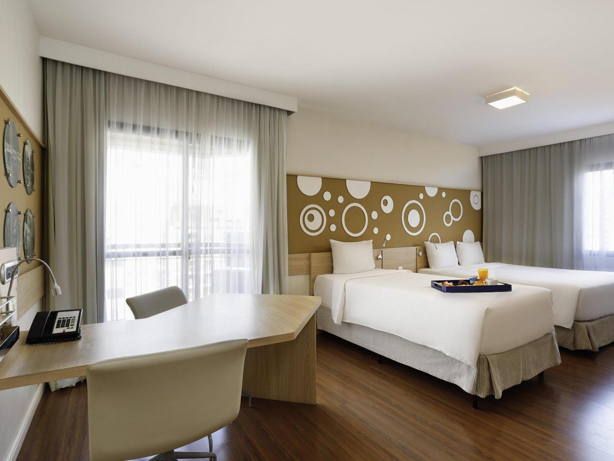 One-Bedroom Apartment One Queen Bed One Single Bed