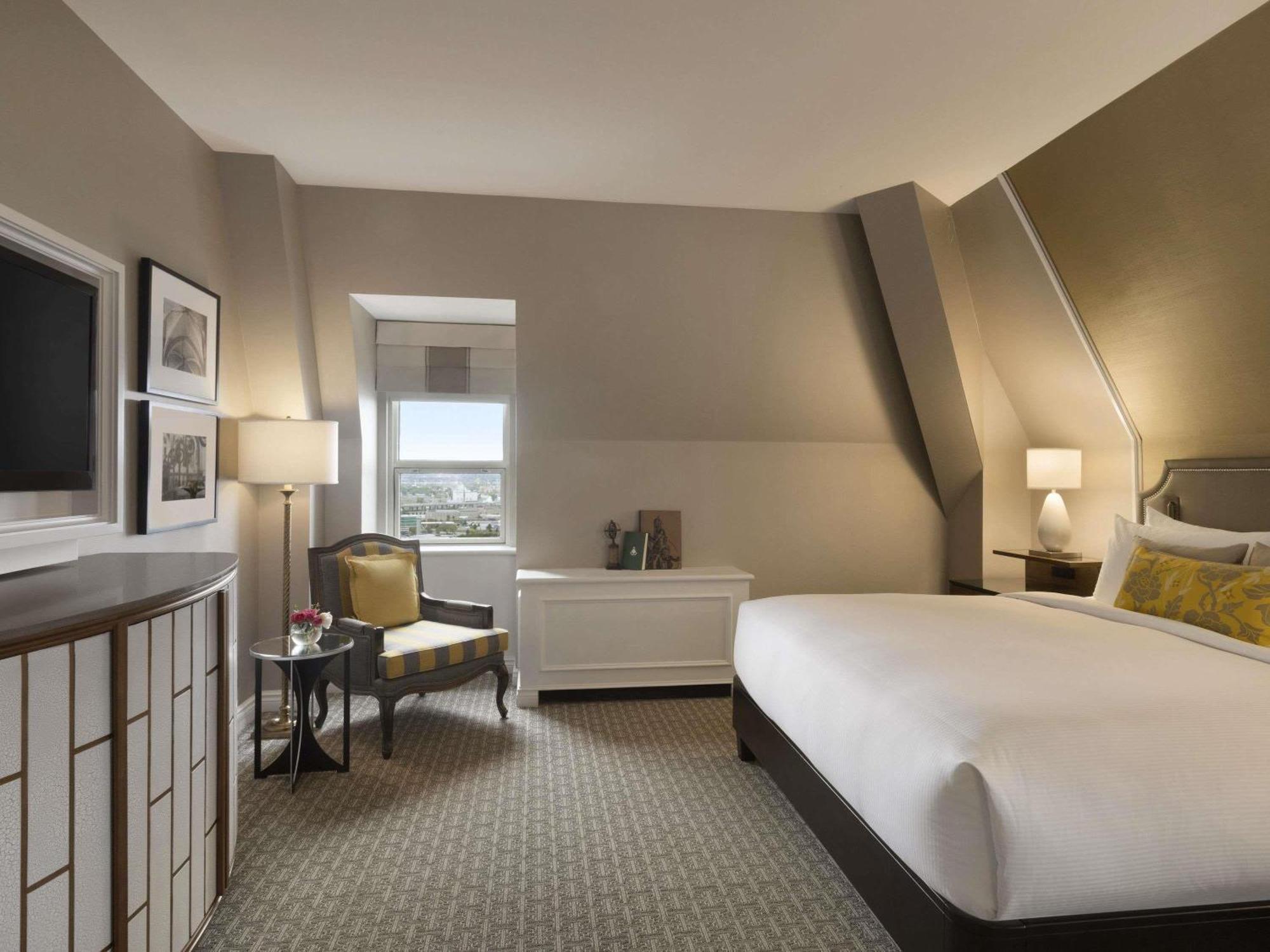 Deluxe Queen Room City View,1717024887:JPEG