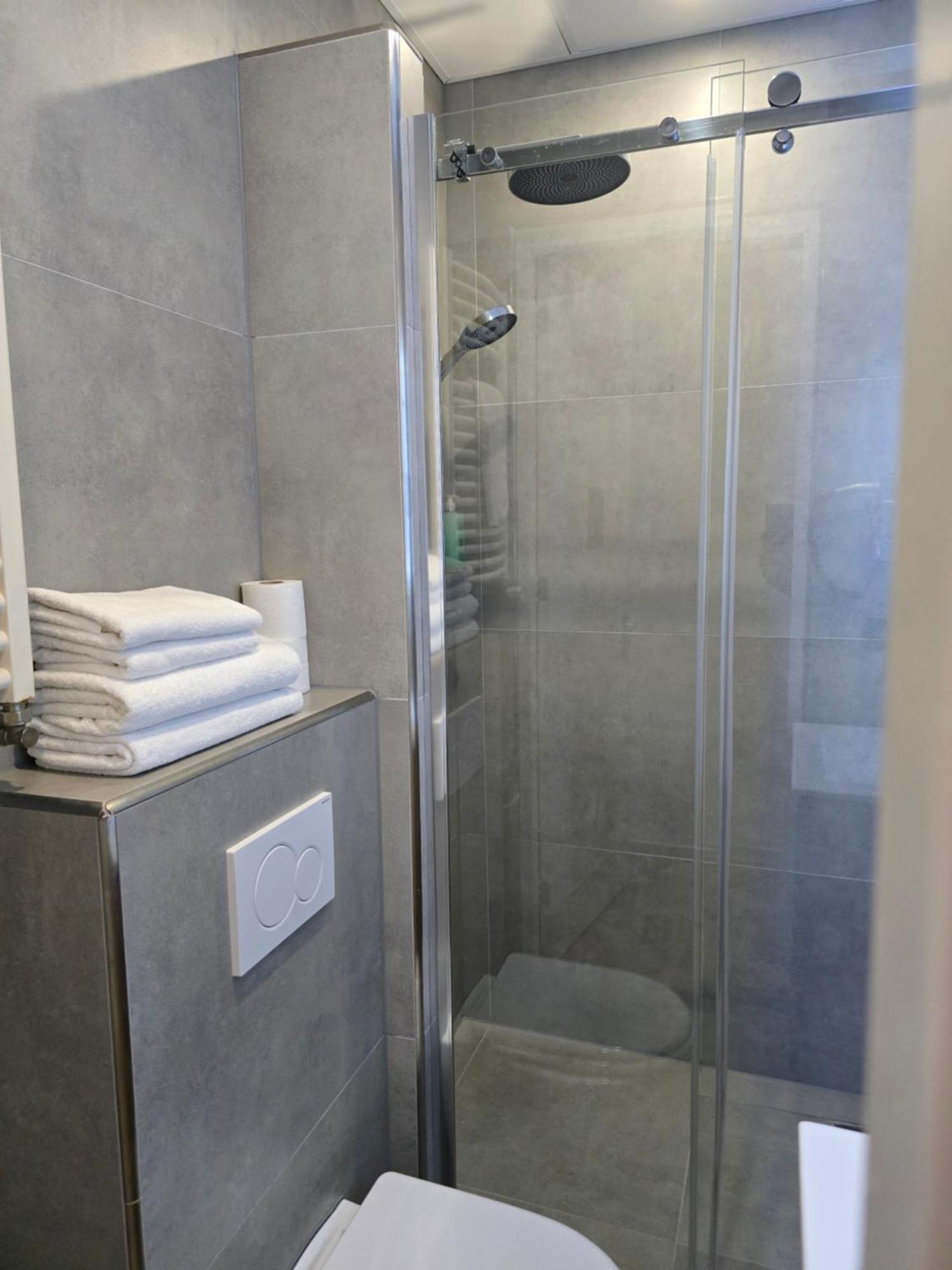 Double or Twin Room,1730022273:JPEG