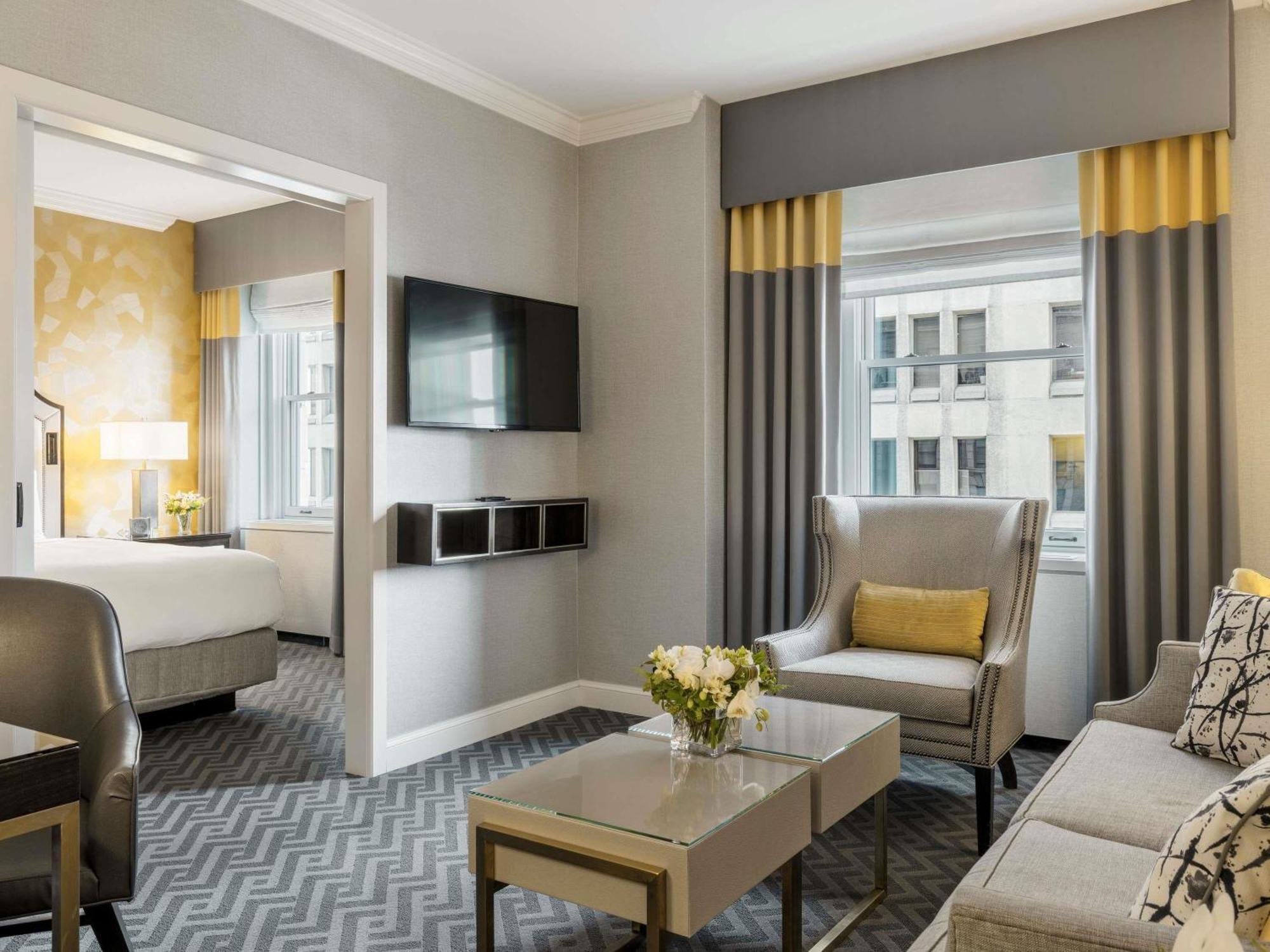 One-Bedroom King Suite