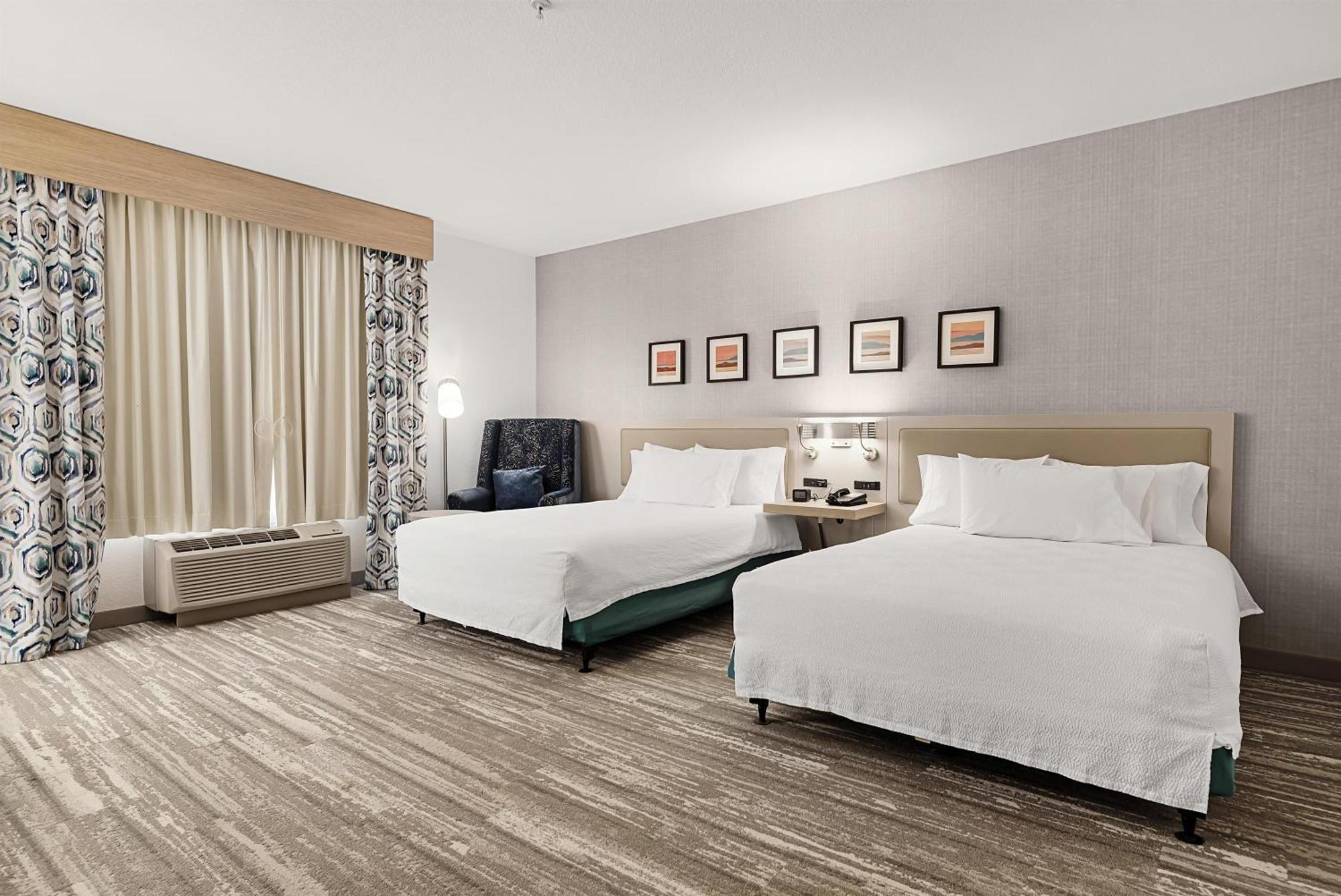 Queen Room Two Queen Beds Mobility Hearing Access