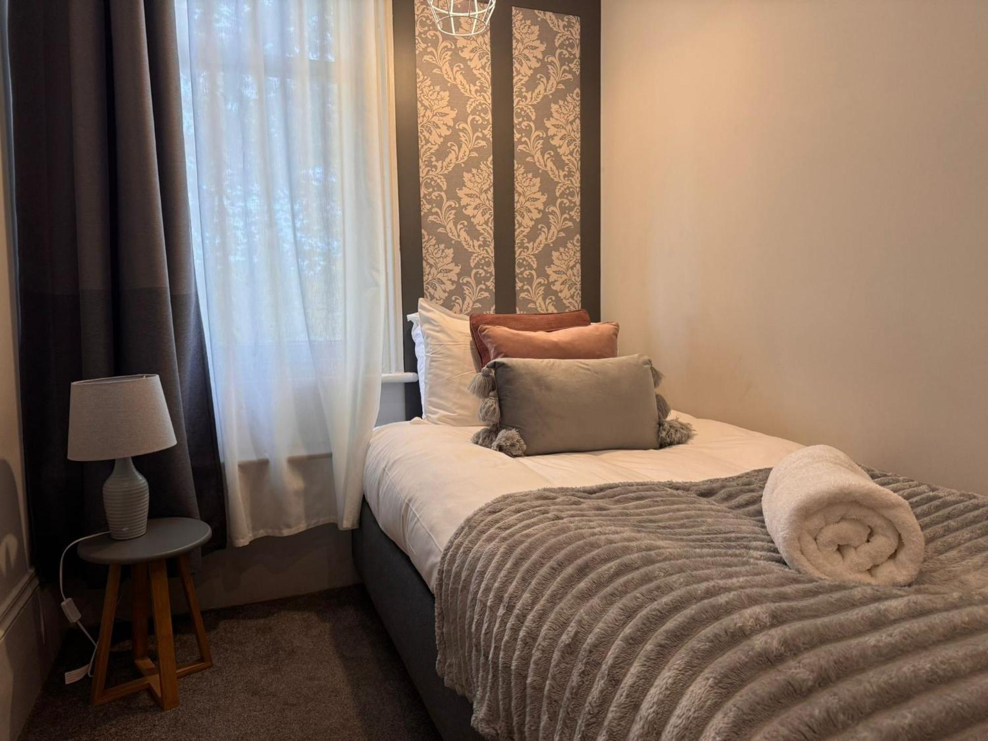Single Room,1730032394:JPEG