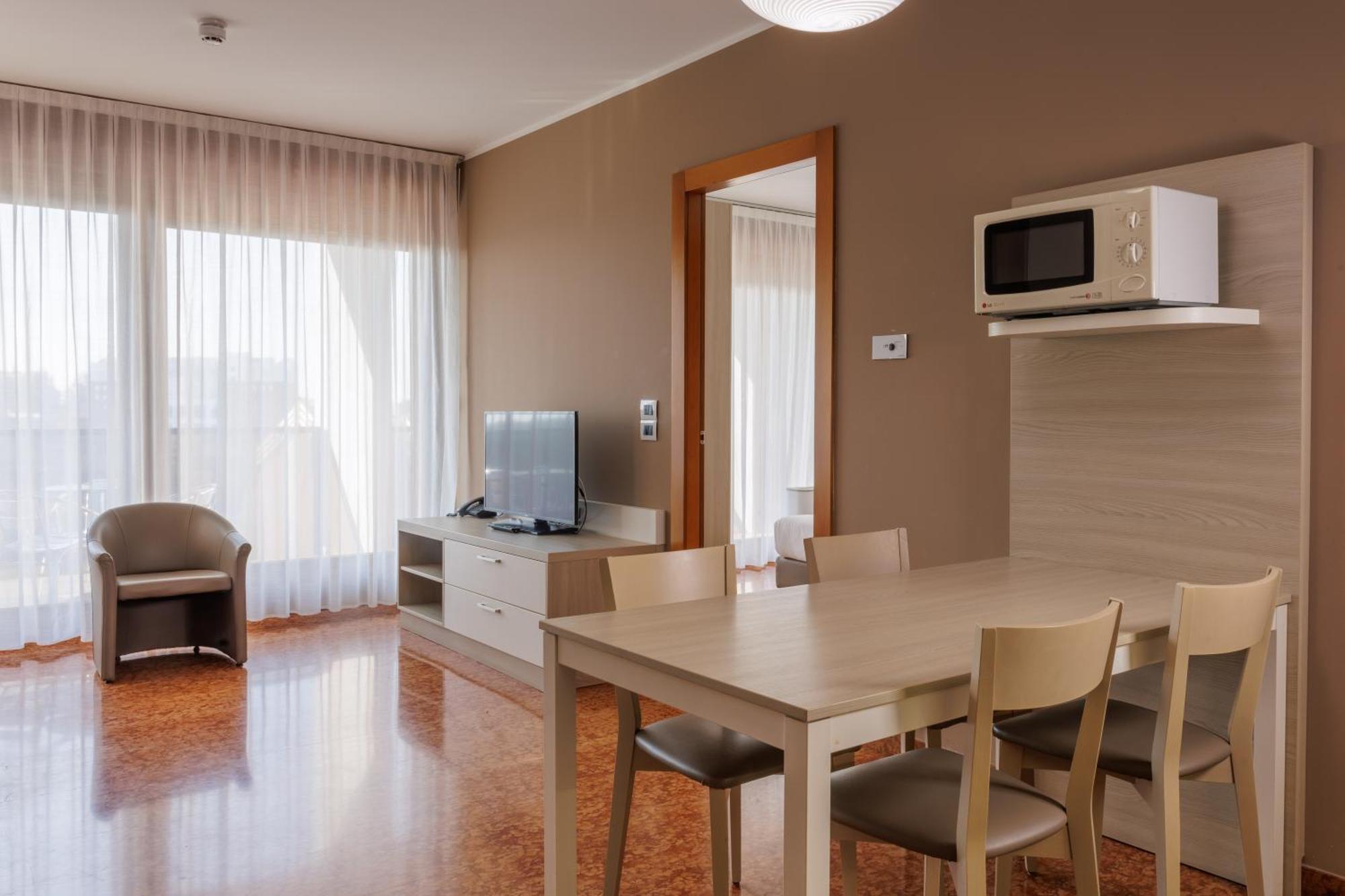 Superior One-Bedroom Apartment