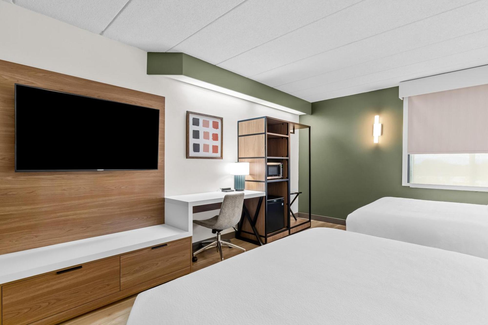 Queen Room Two Queen Beds