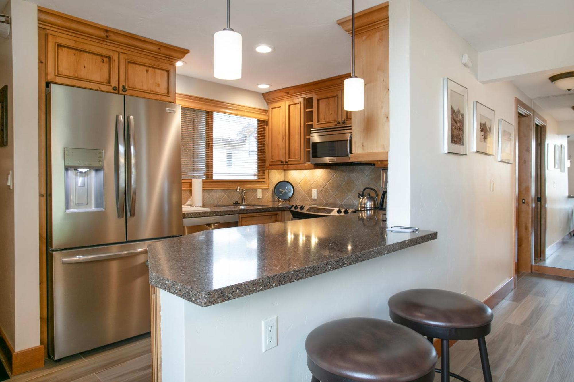 Deluxe One-Bedroom Apartment
