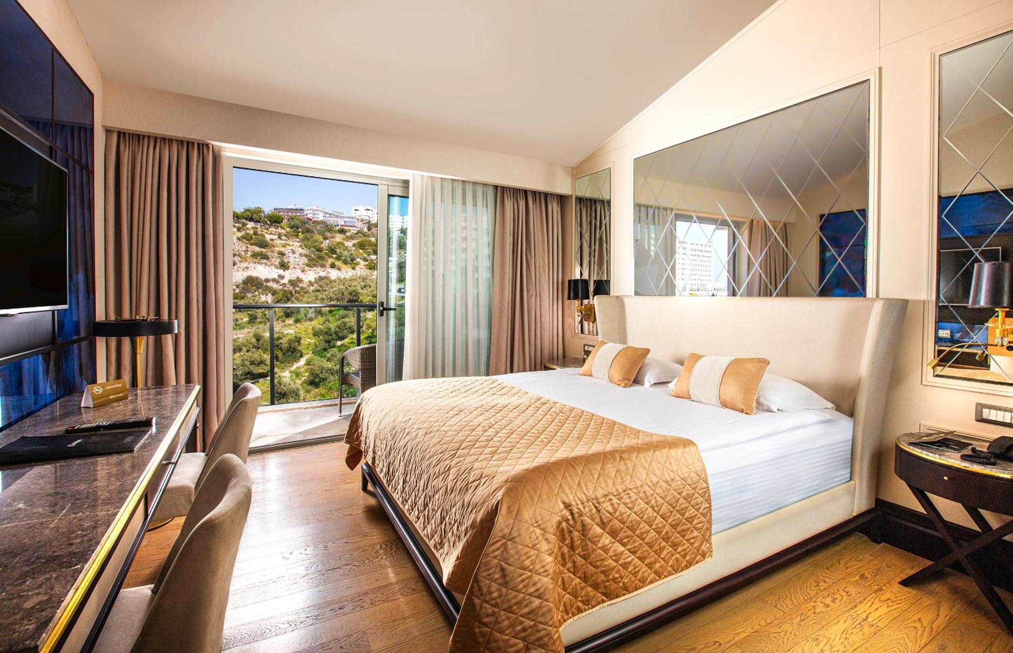 Double or Twin Room Partial Sea View
