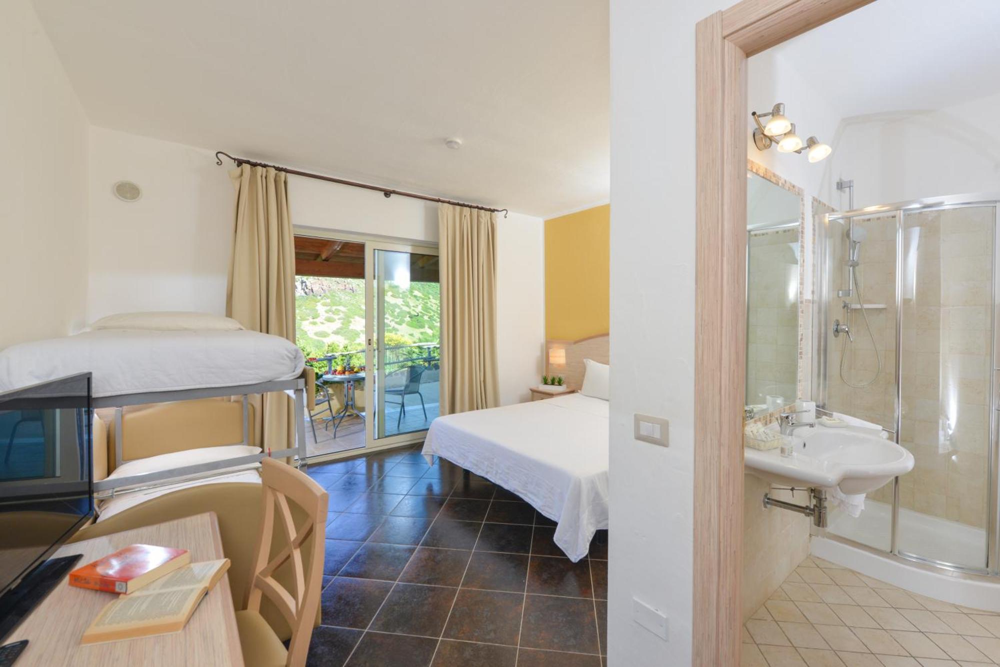 Standard Quadruple Room