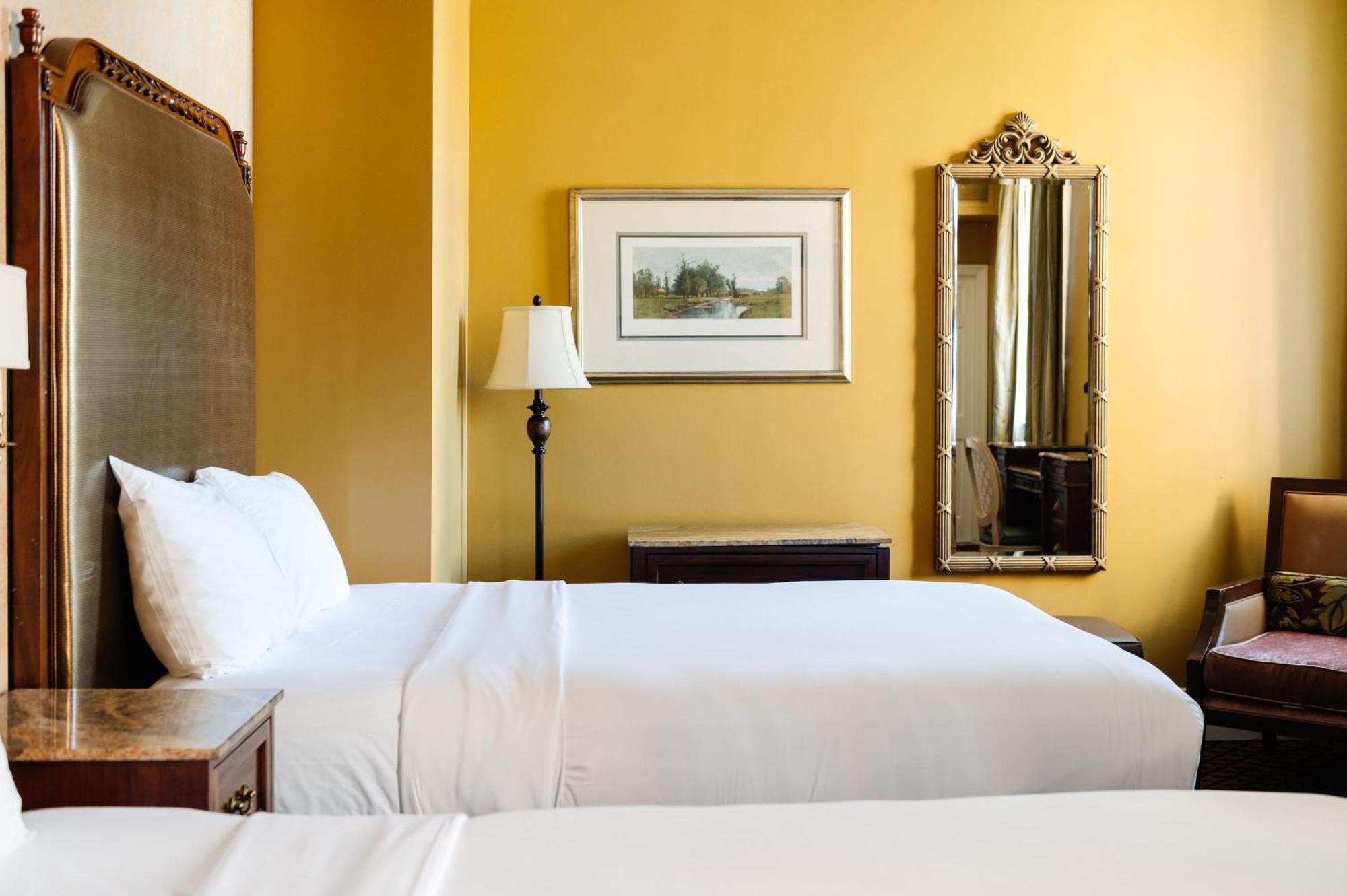 Double Queen Room 24 or 7 Front Desk