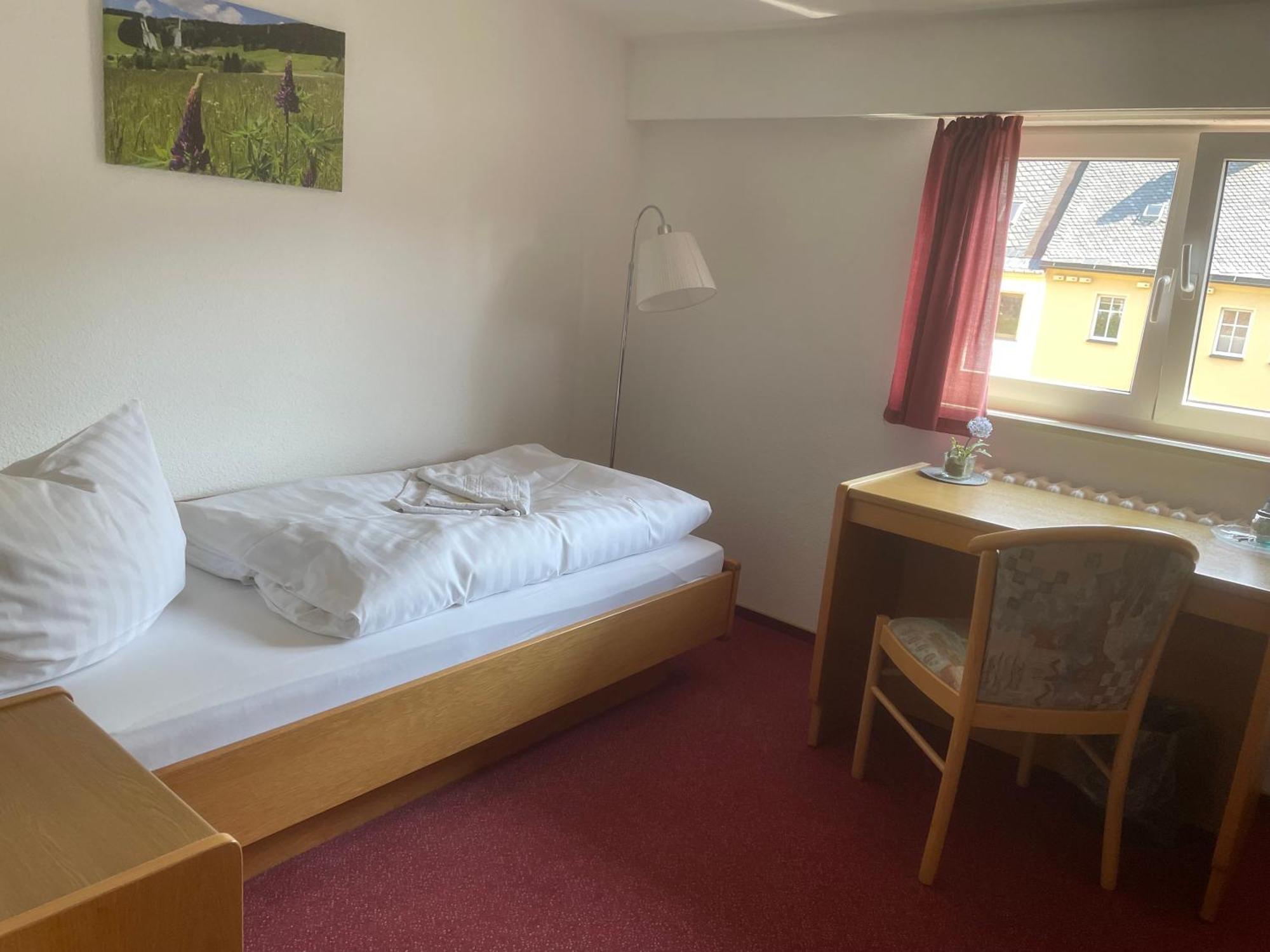 Single Room,1730043270:JPEG