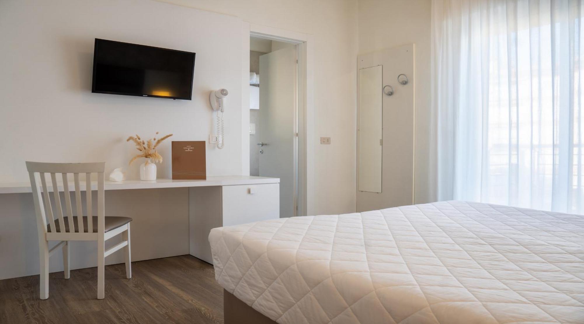 Double or Twin Room Partial Sea View