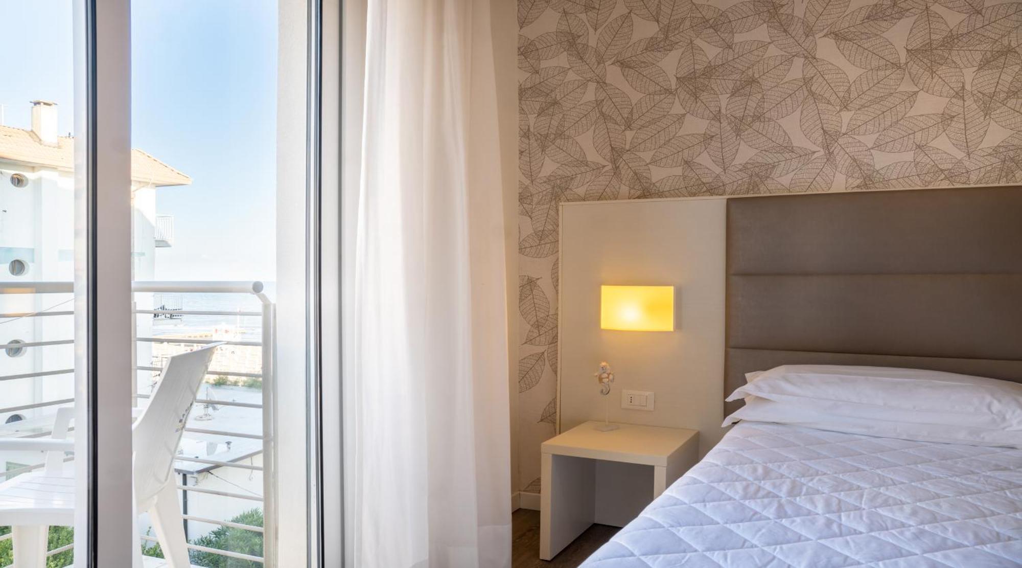 Double or Twin Room Partial Sea View