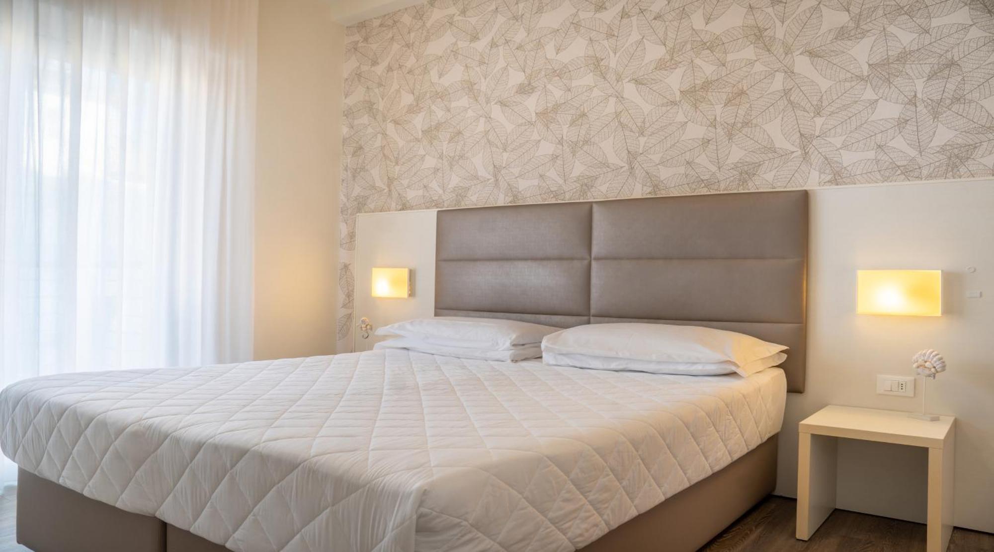 Double or Twin Room Partial Sea View