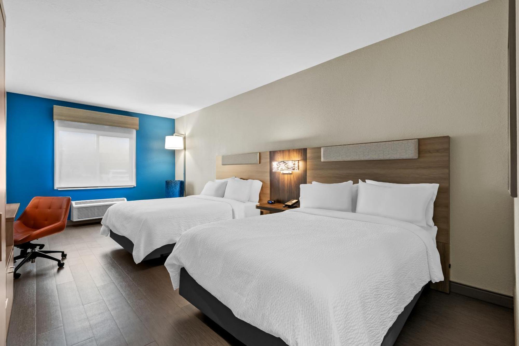 Standard Queen Room Two Queen Beds Pet Friendly,1730045403:JPEG