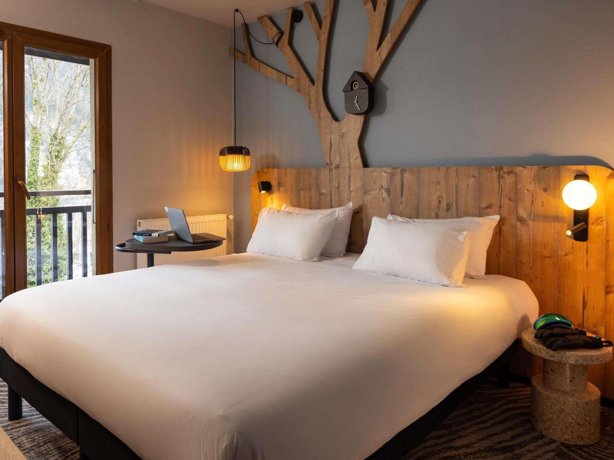 Double Room One Double Bed or Two Single Beds