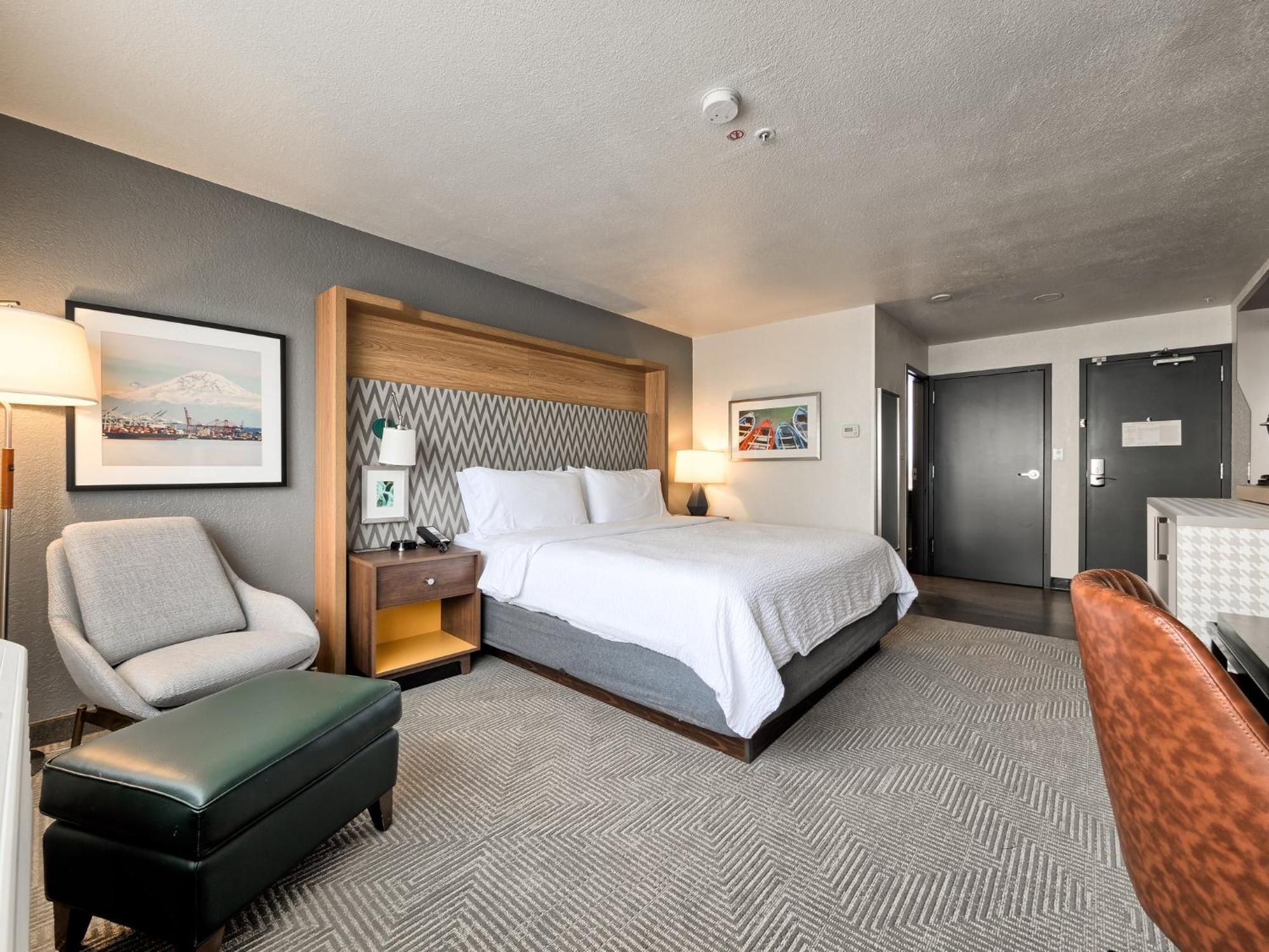 Standard King Room