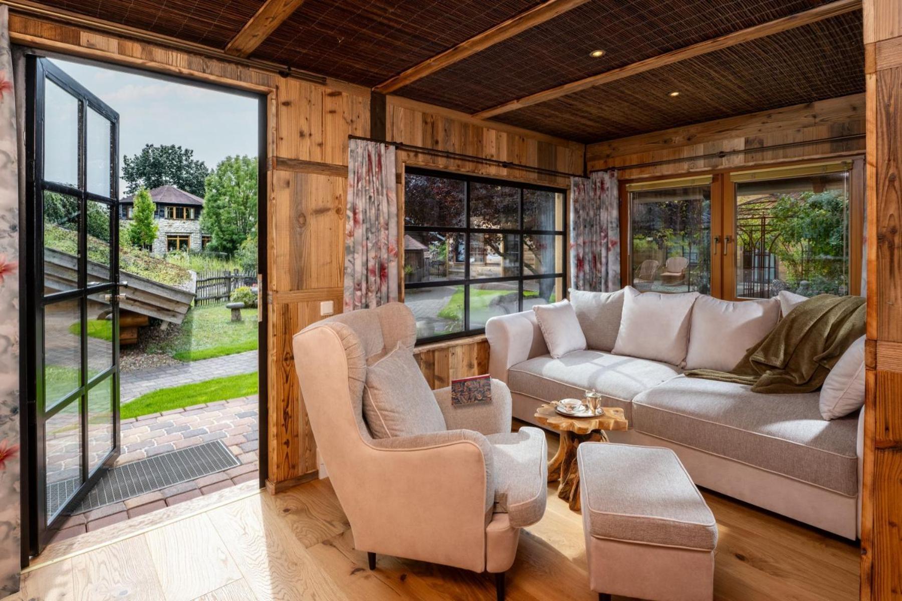 Chalet mit Gartenblick
