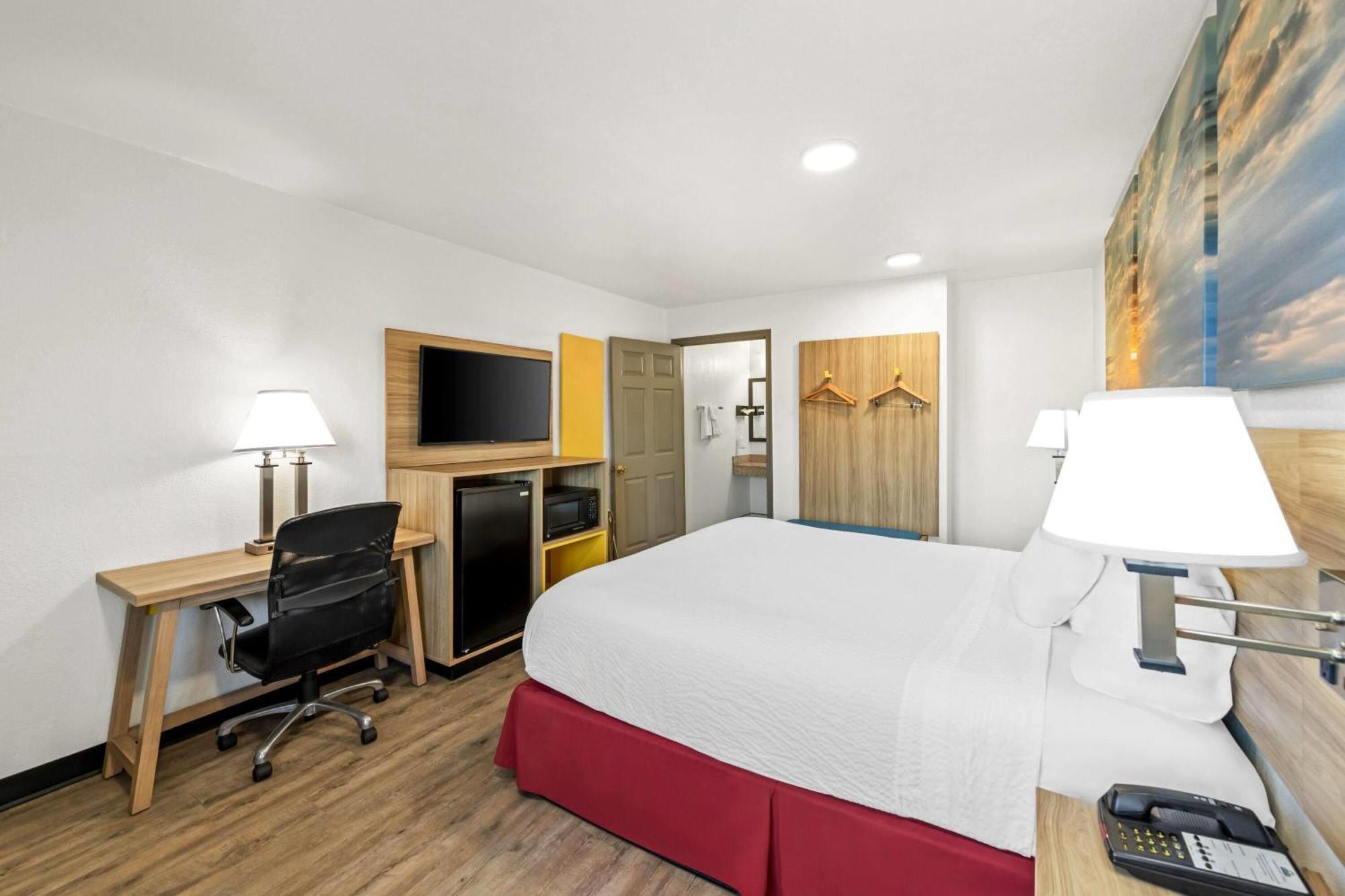 King Room Mobility Access or Non-Smoking