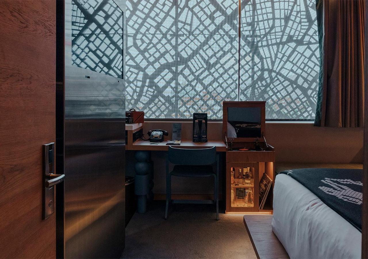 Deluxe Room,1731394485:JPEG