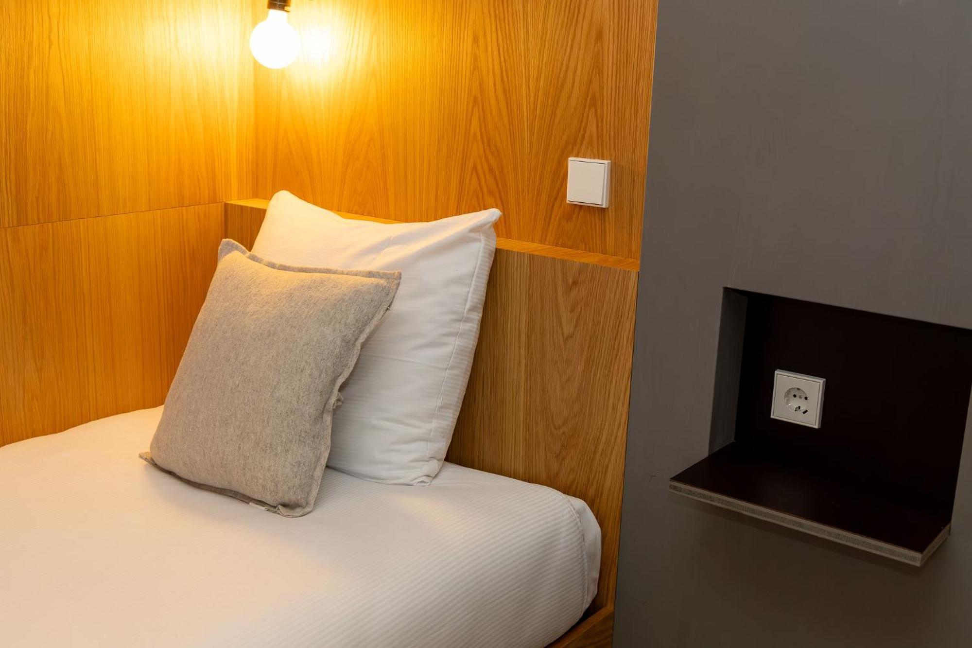 Single Room,1696627613:JPEG