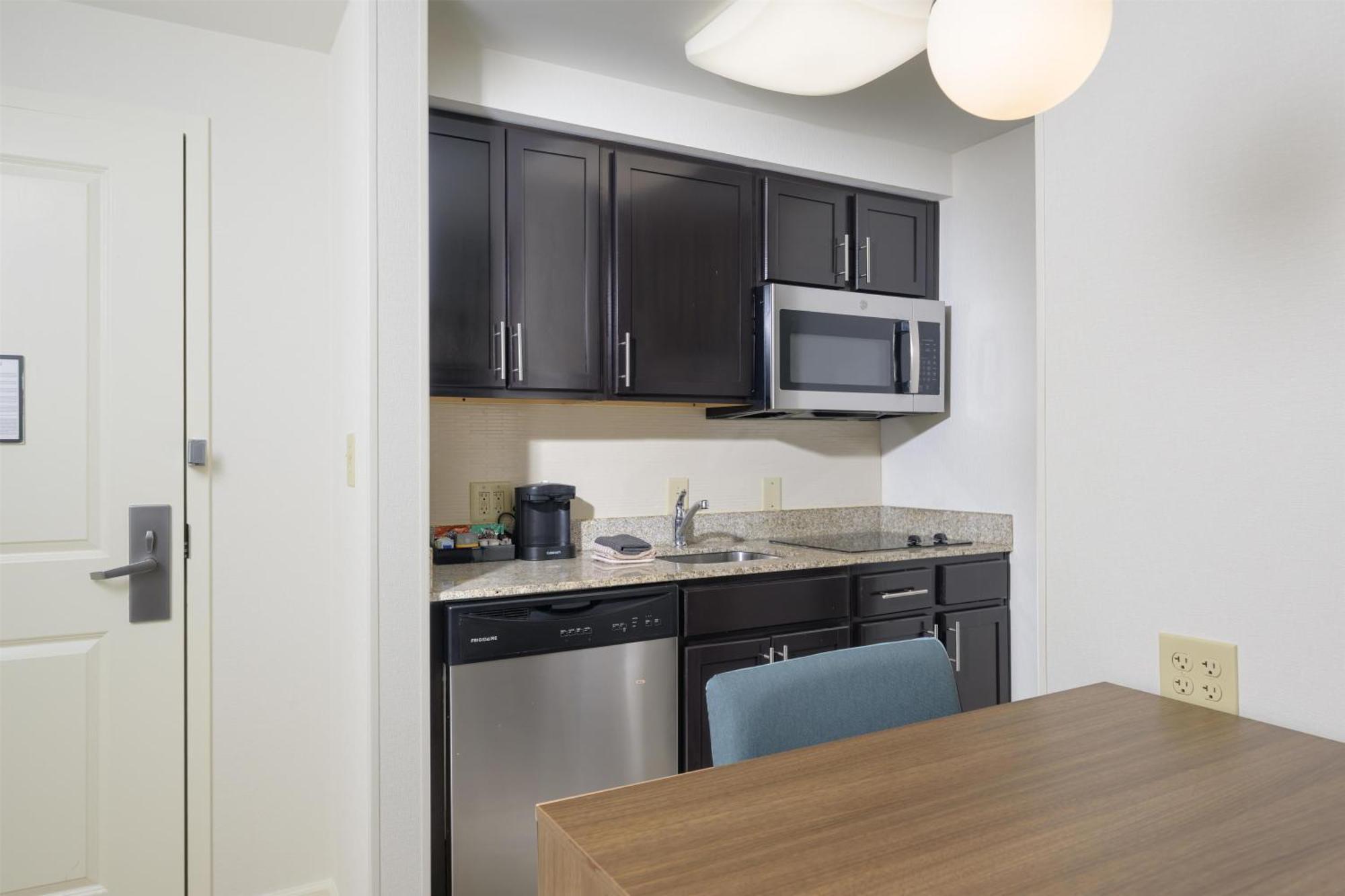 One-Bedroom King Suite Non-Smoking