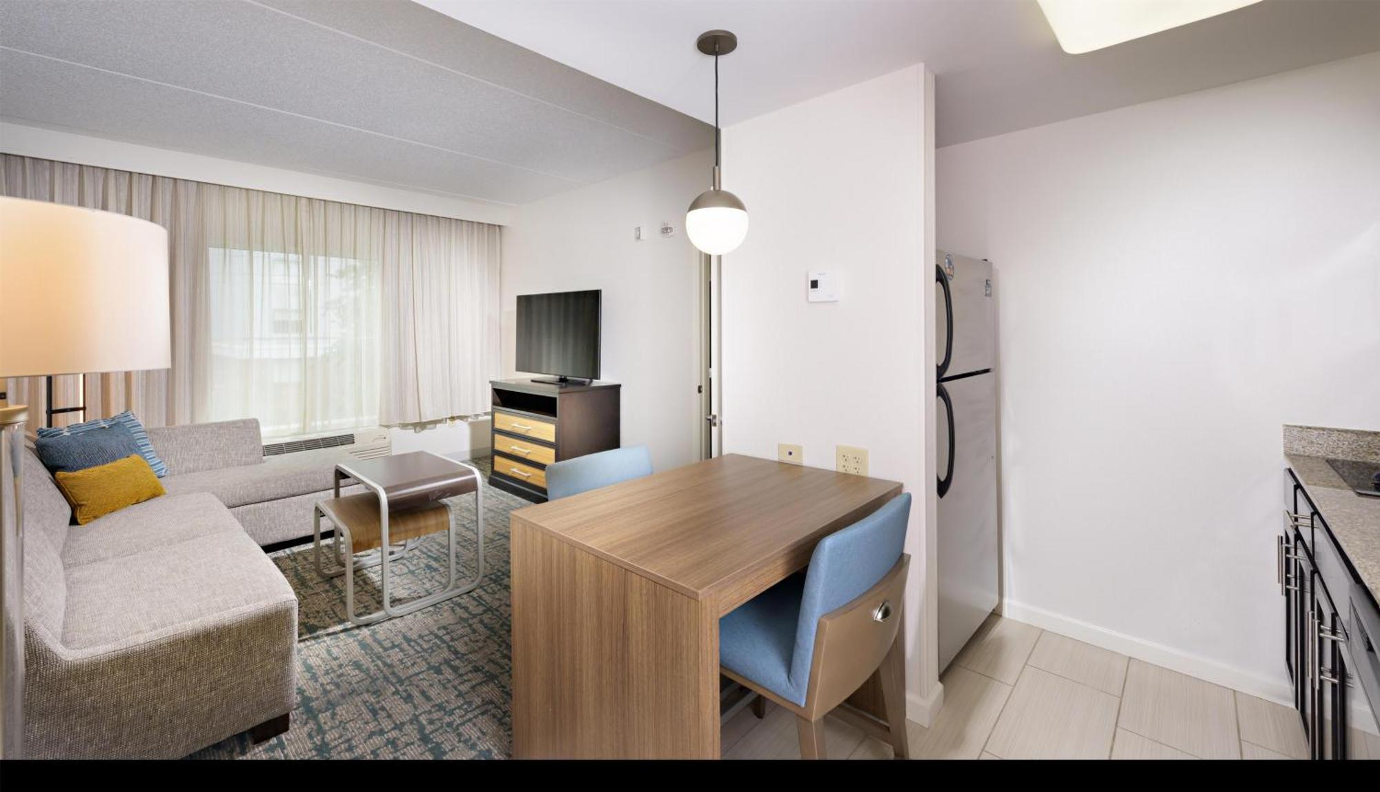 One-Bedroom King Suite Non-Smoking