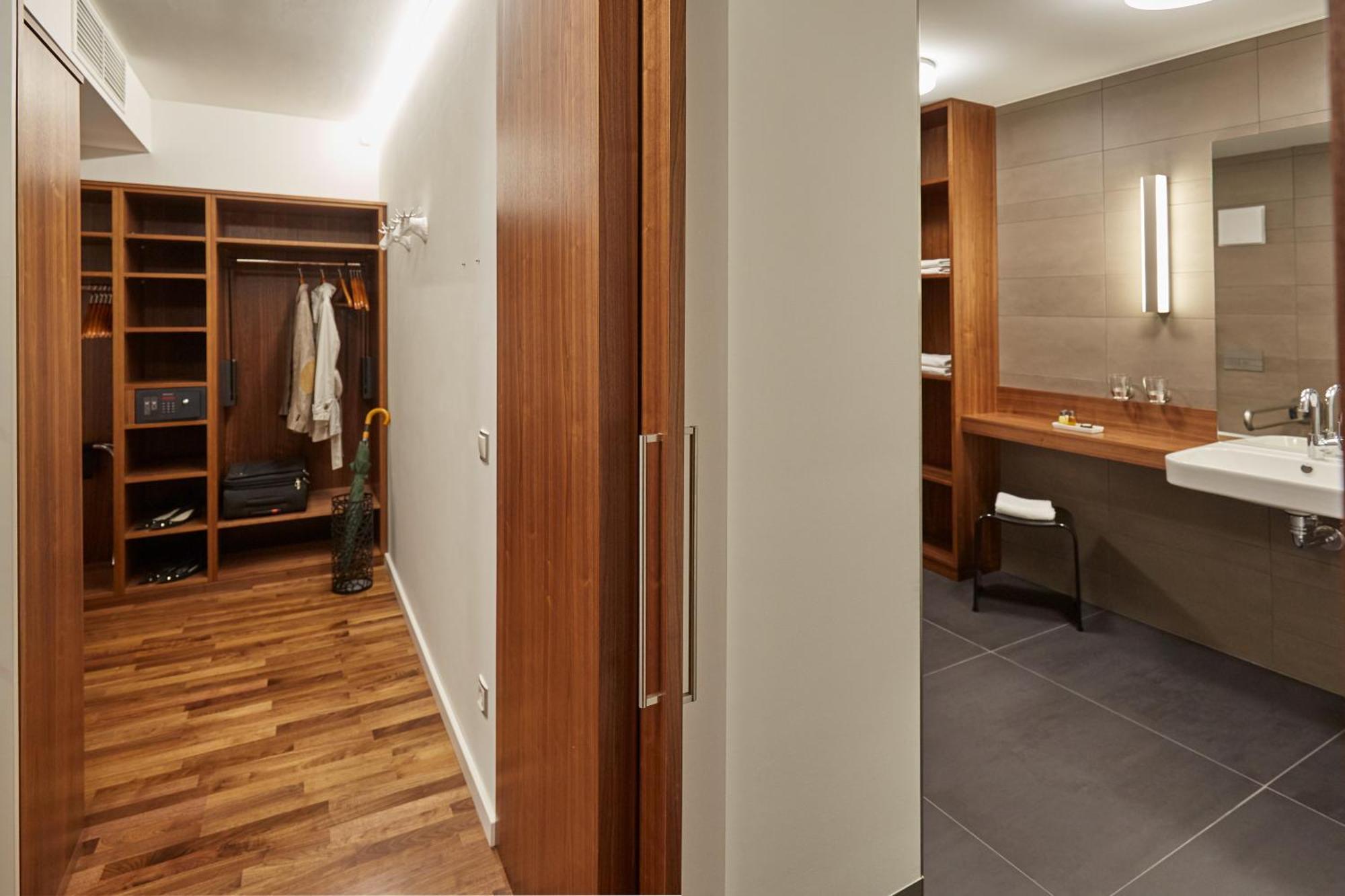 Large Double Room apartment house