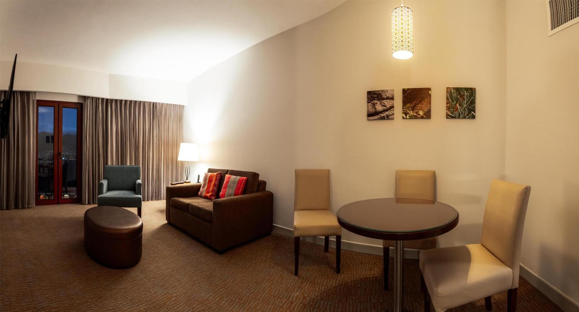 One-Bedroom King Suite