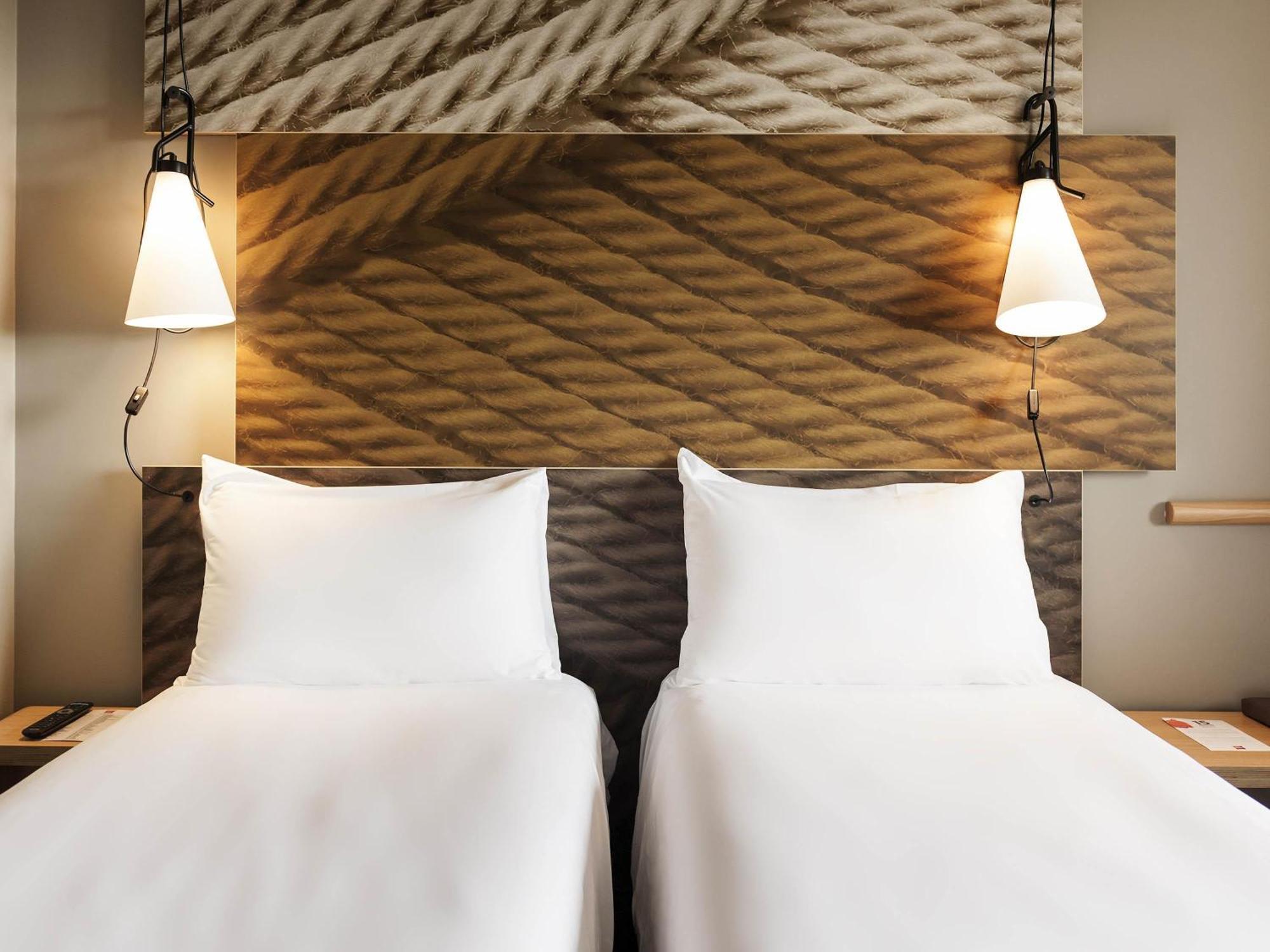 Standard Room with One Double Bed or Two Single Beds,1731463569:JPEG
