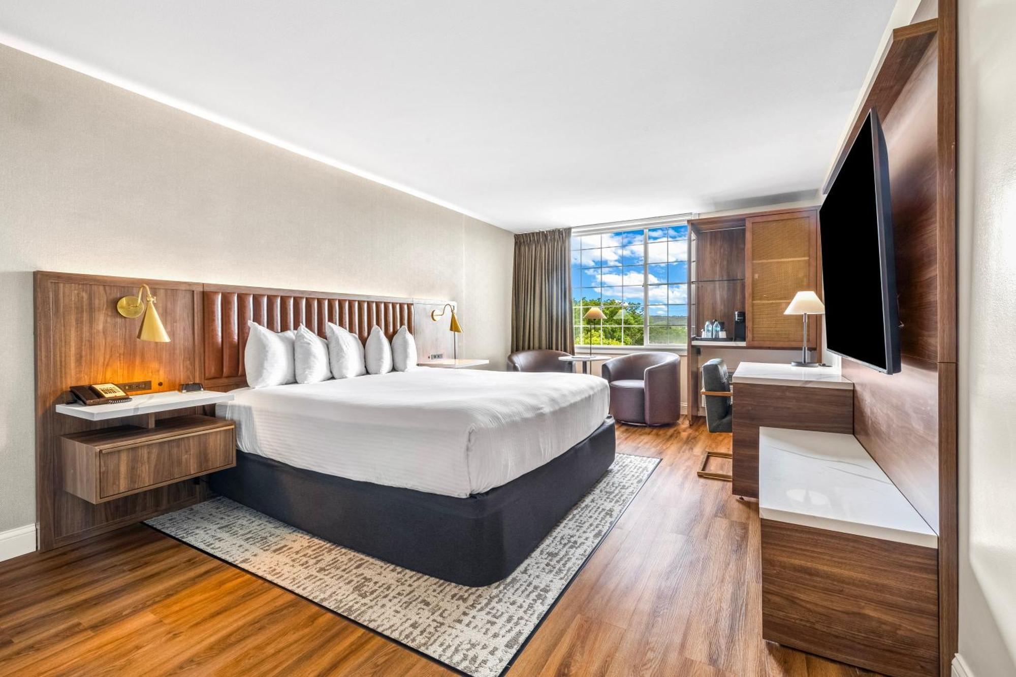 Resort Side King Room,1731463612:JPEG