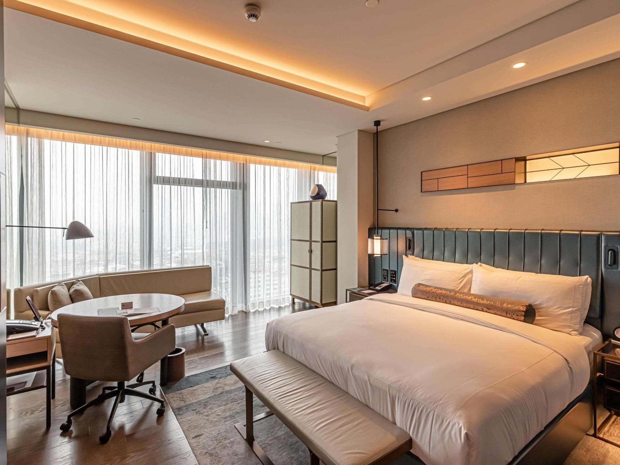 Fairmont Gold Room Lounge Access