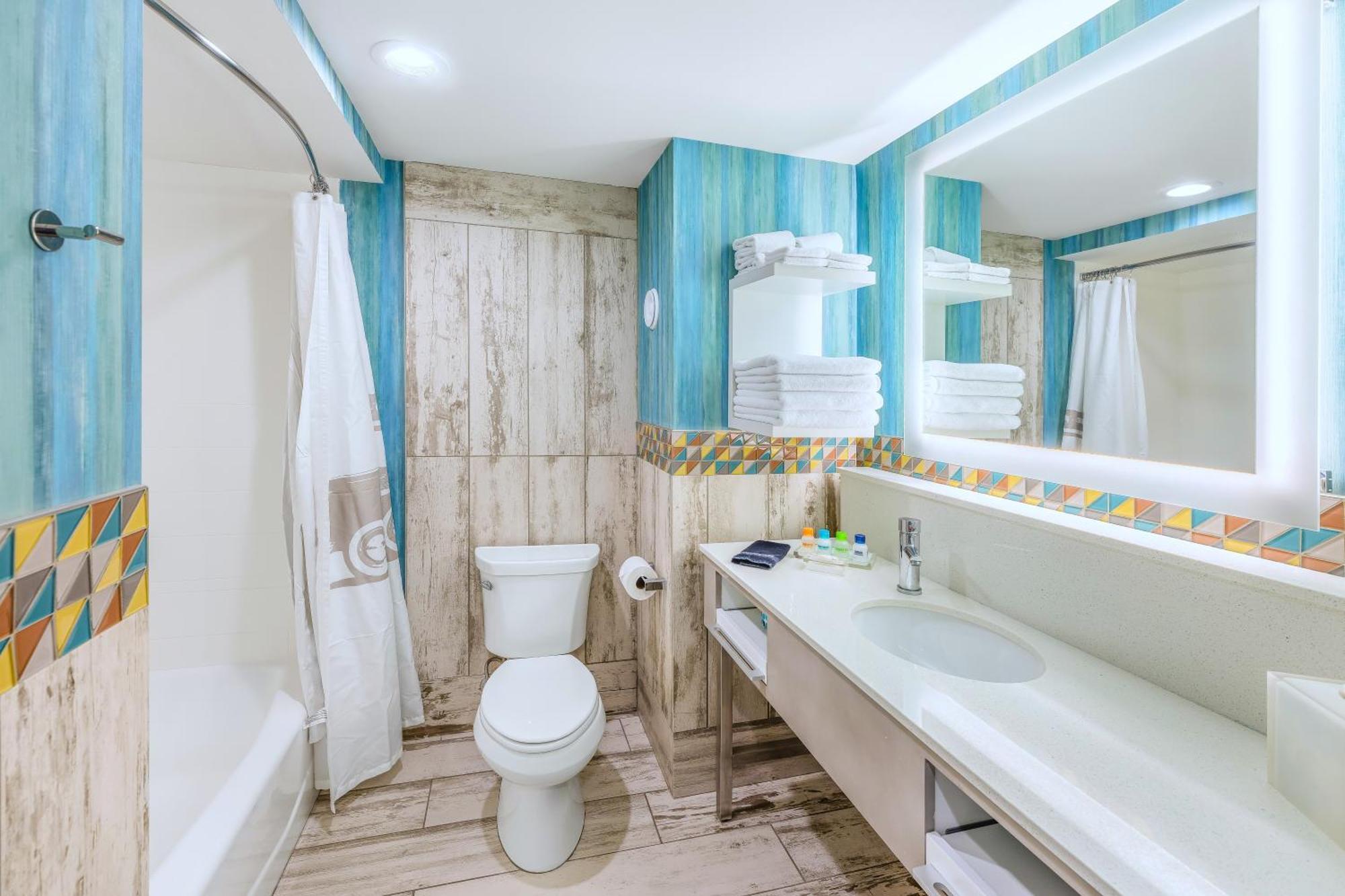 Parkway Double Queen Guest Room