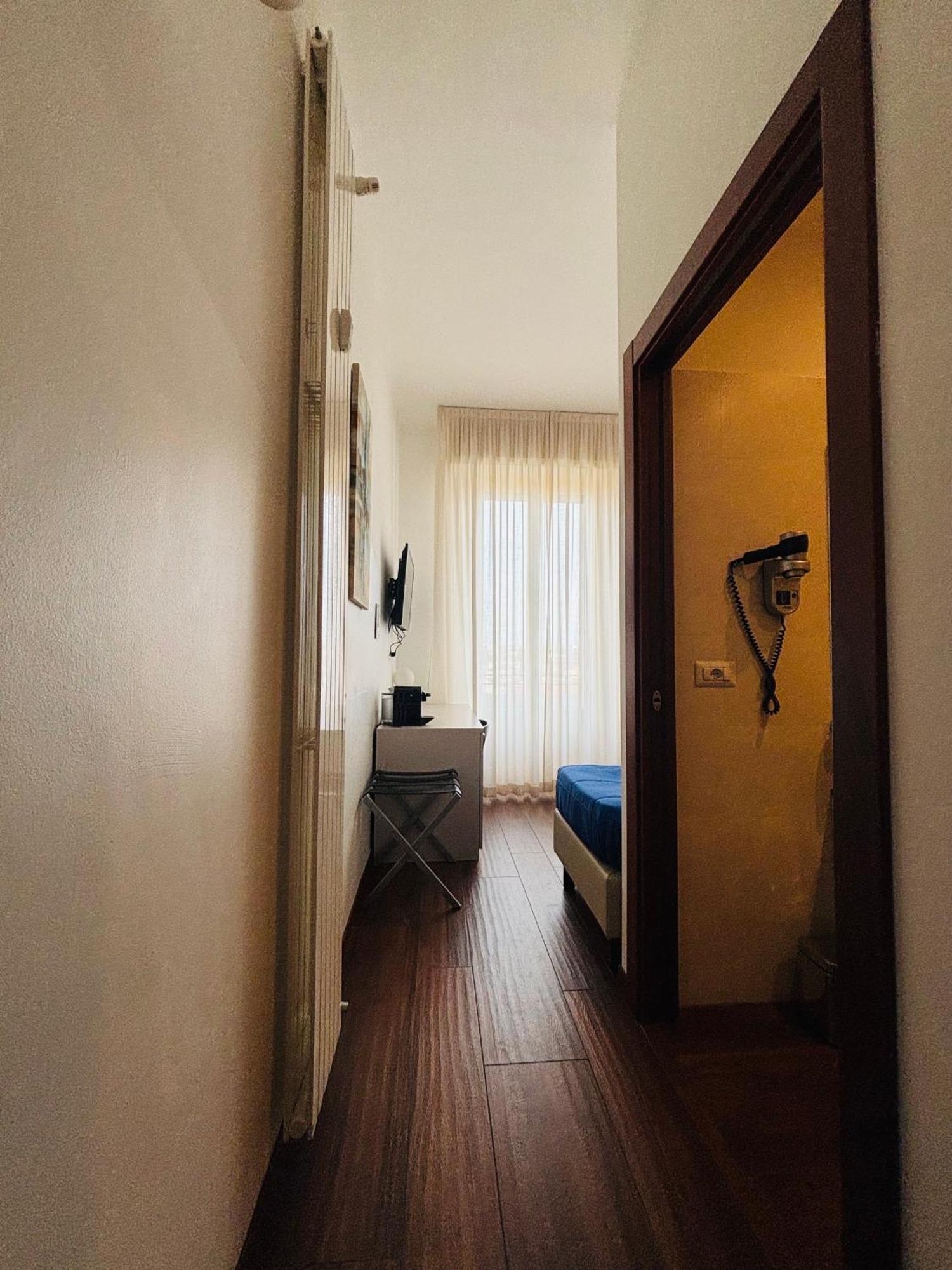 Deluxe Single Room