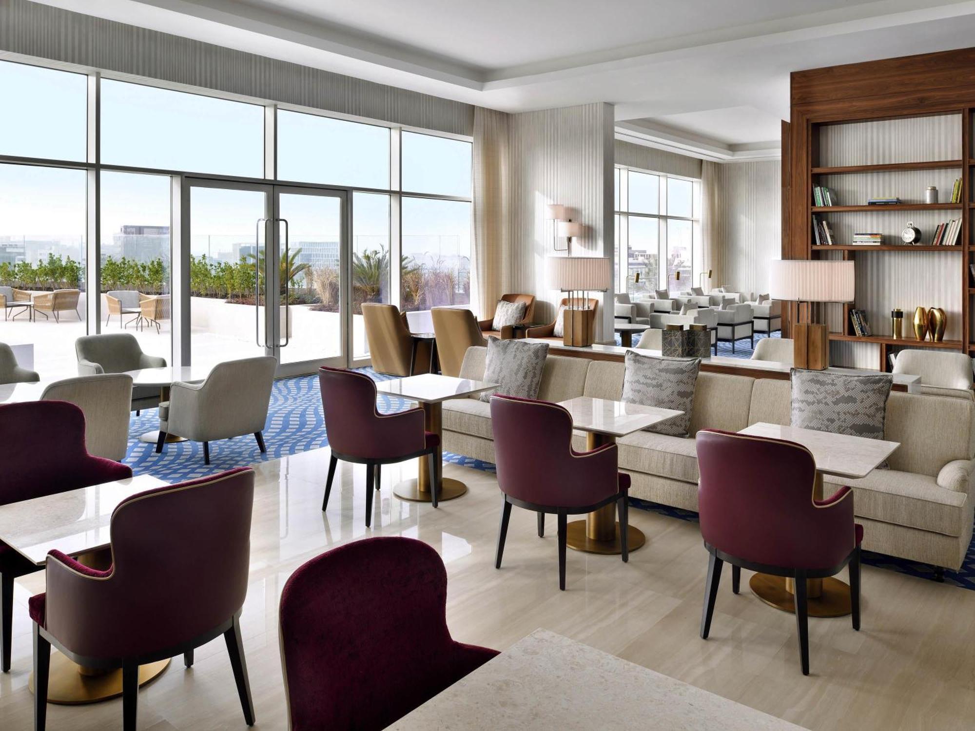 Executive Twin Room Lounge Access Evening drinks Canapés