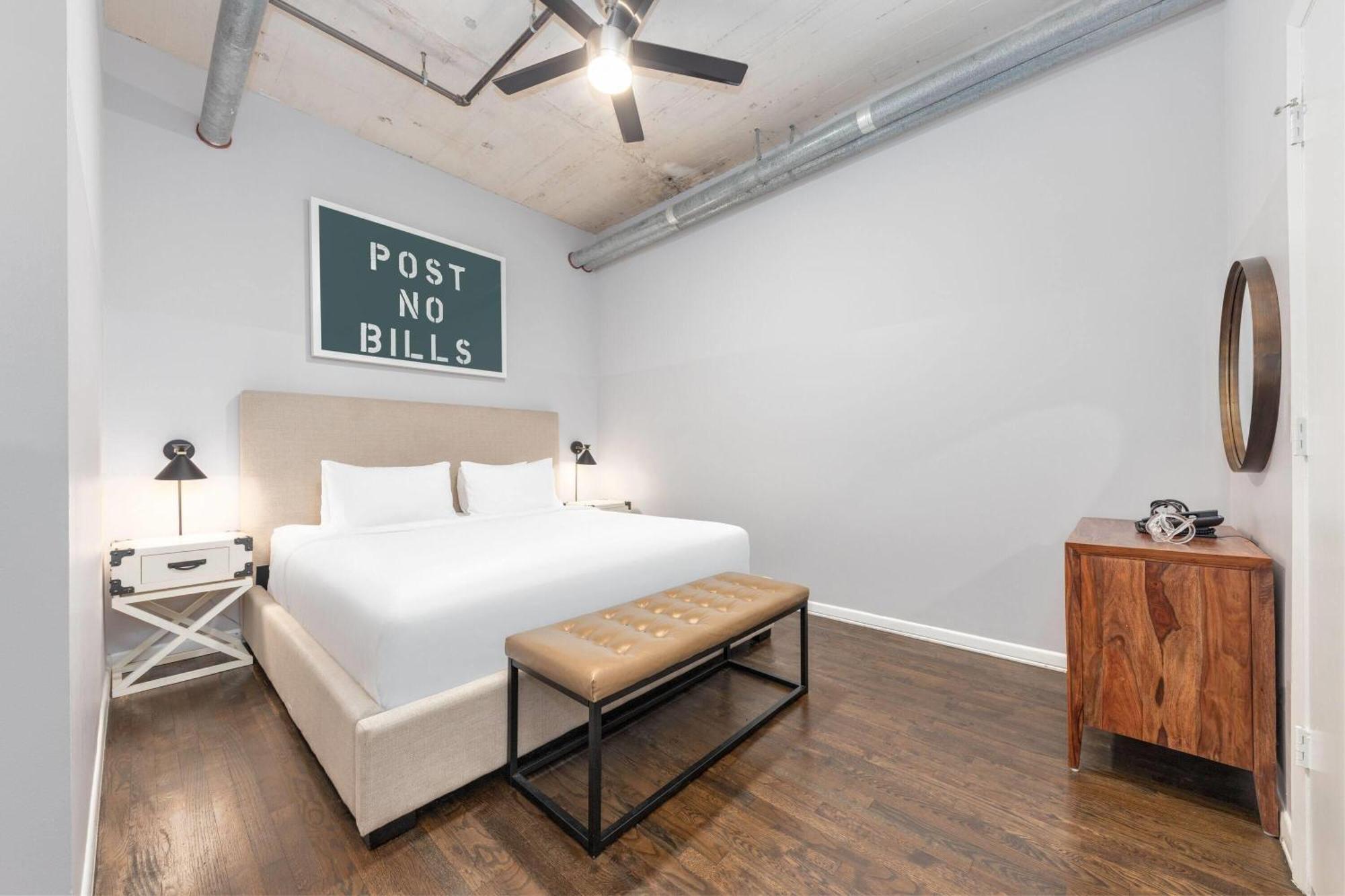 Studio Apartment One King Bed,1731607384:JPEG