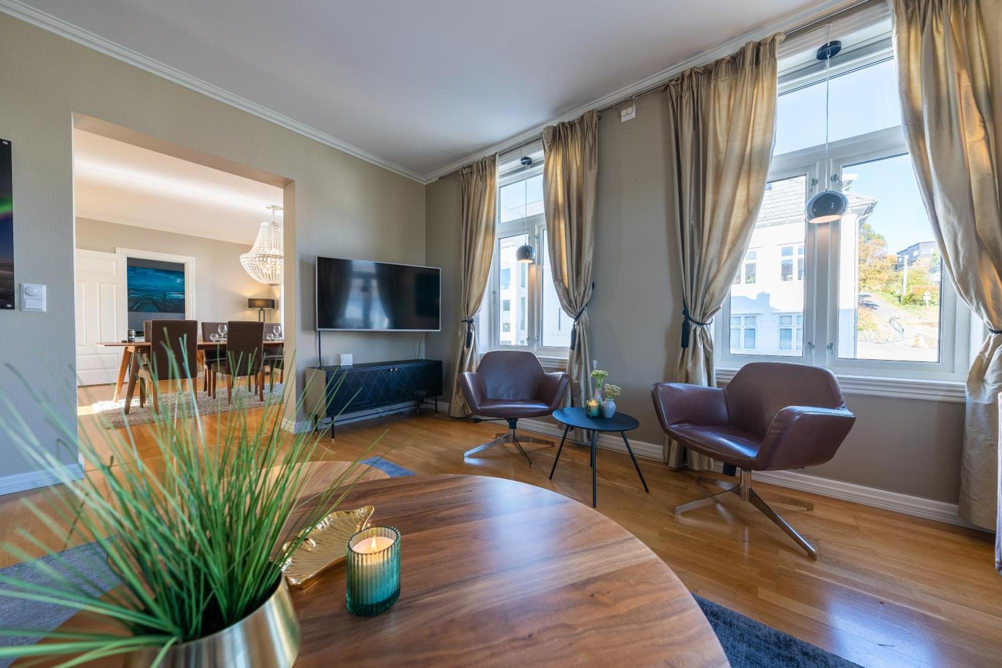 Three-Bedroom Deluxe Apartment