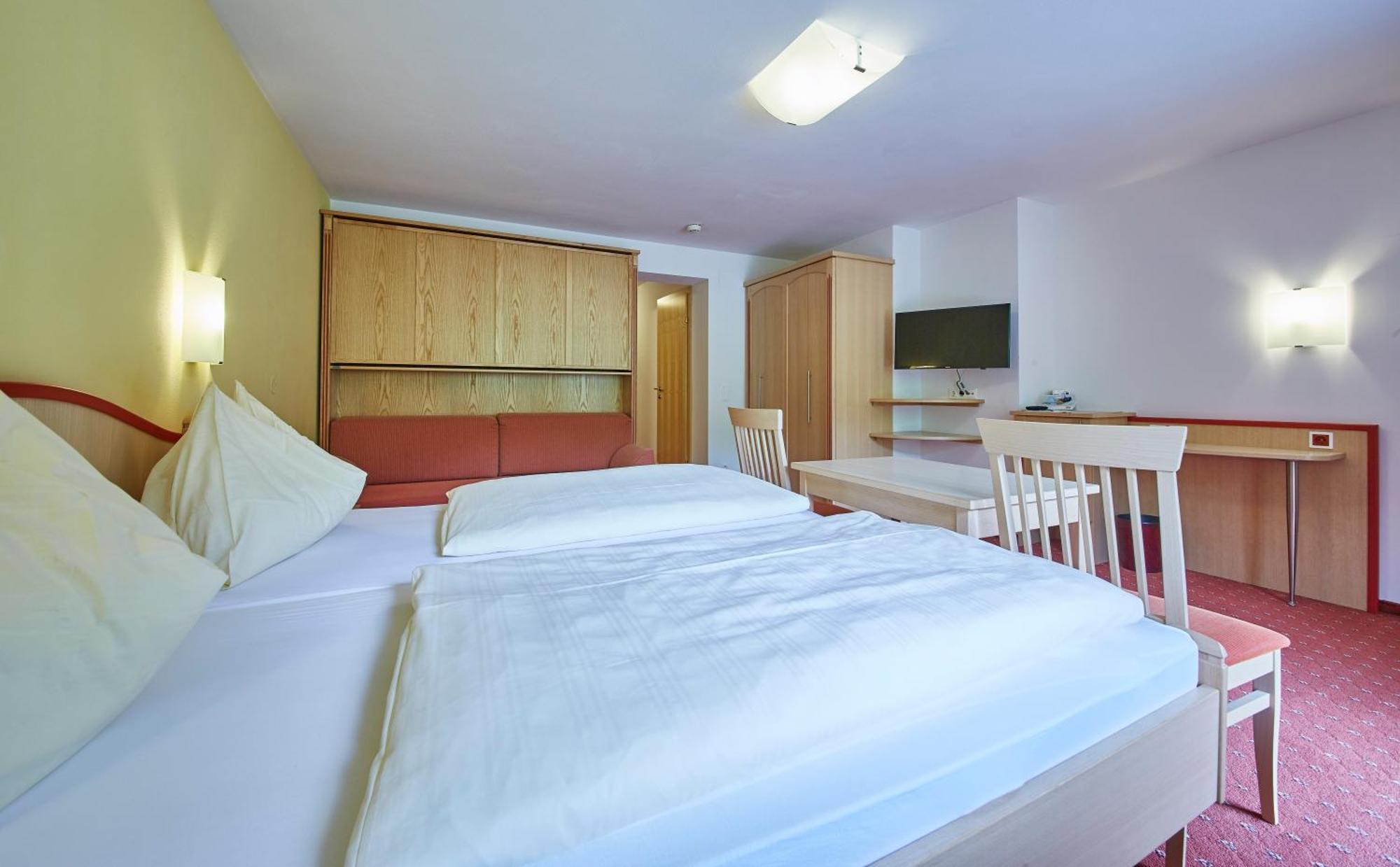 Double or Twin Room,1731654274:JPEG