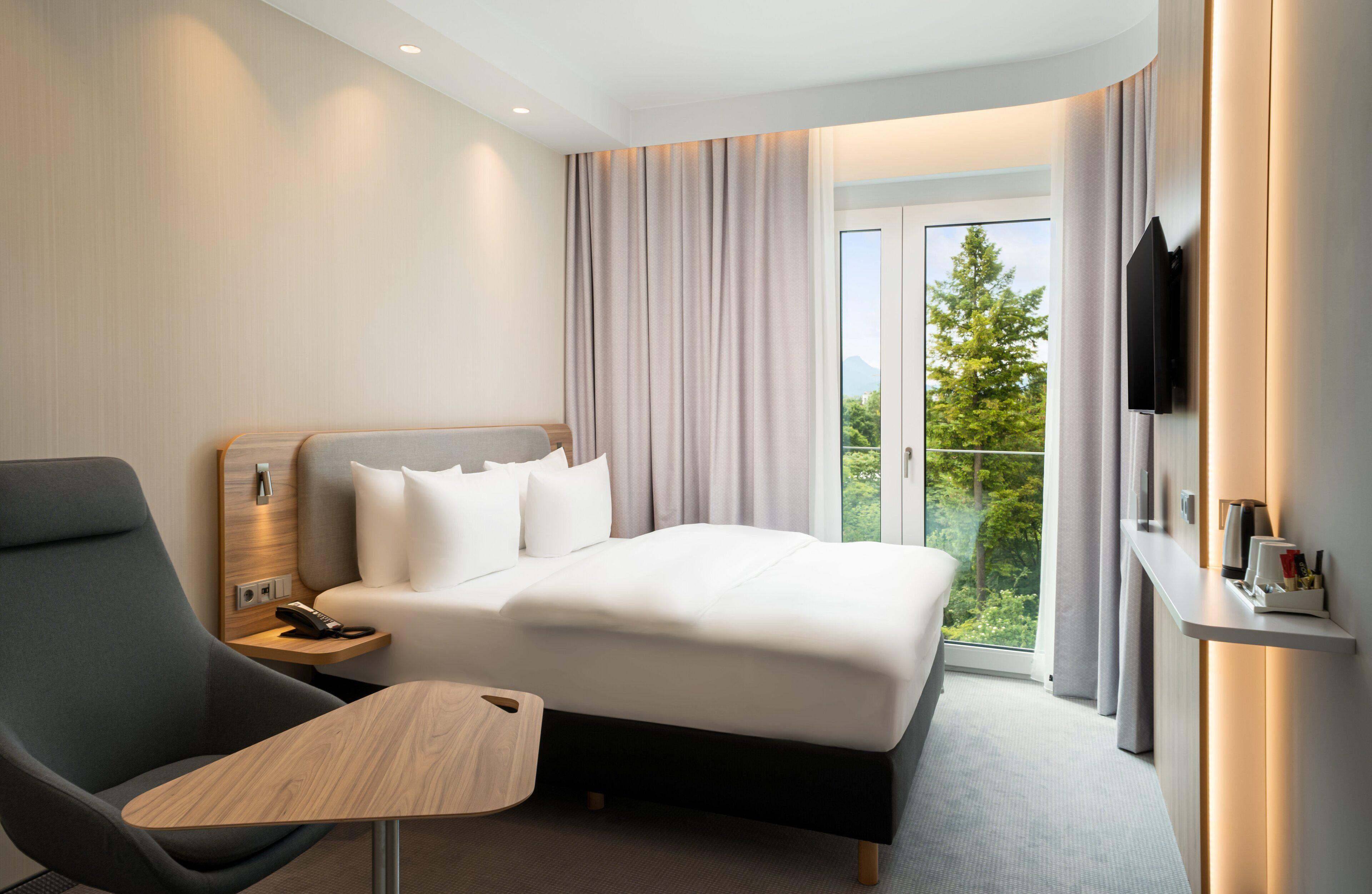 Standard Queen Room Mountain View