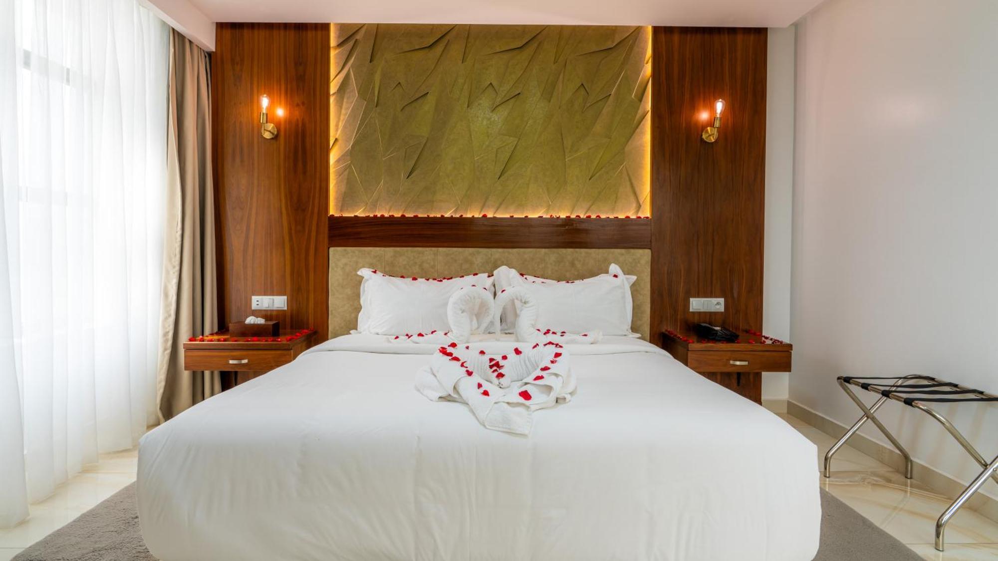 Deluxe Queen Room,1733158779:JPEG