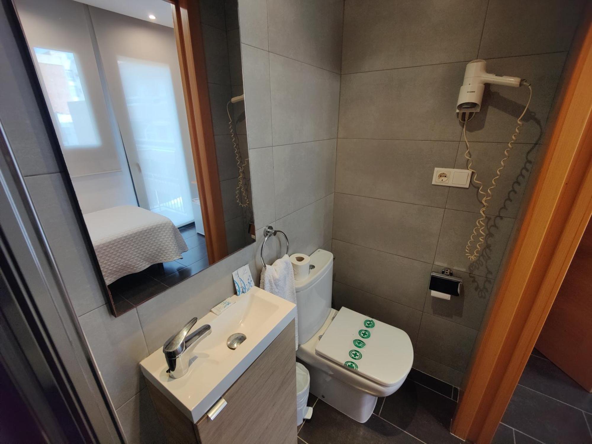 Habitación Individual con baño privado